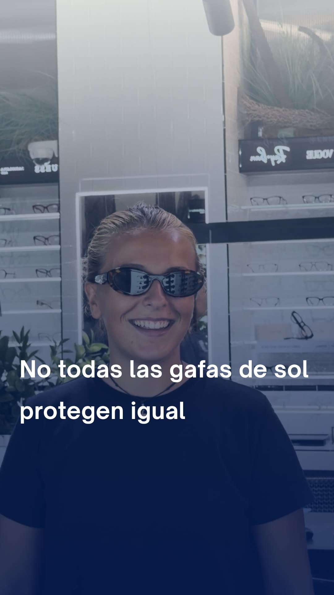 Todas las gafas de sol son iguales? 😎☀️
Que unas gafas sean bonitas es importante.
Que además sean adecuadas para tus ojos, mucho más.
En una óptica no solo eliges el modelo que mejor te queda: te asesoramos sobre la calidad de la lente, el filtro adecuado, la protección UV y el ajuste de la montura según tus necesidades.
Porque unas gafas de sol no son solo un complemento.
También son protección para tus ojos. 👁️💚
📍 Óptica San Mateo
#GafasDeSol #ProtecciónSolar #SaludVisual #ÓpticaSanMateo #Alicante