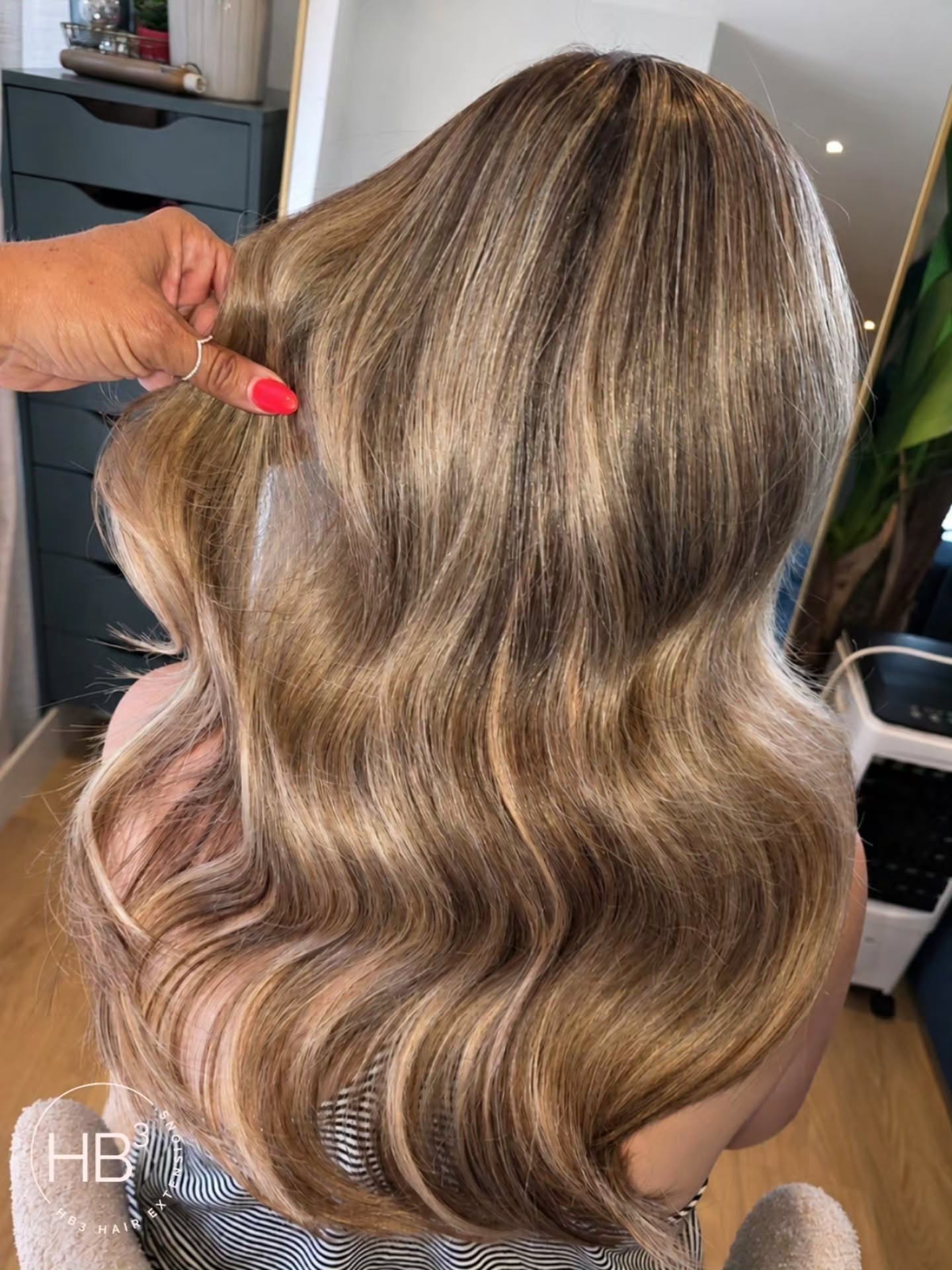 Are you as bedazzled by this transformation as we are?! 💎✨
Dual appointment with colour by Kate and then a fresh tape extension install by me 🤌🏼
Followed by approximately 500 completely imaginary rhinestones to jump on the bedazzling trend 😜
(No hair, clients or perfectly good after photos were harmed in the making of this post 😂)
Colour with Kate £140
Tape removal and 16 Luxe Pairs installed £331
Carried out in Earlsfield - south west london
#bedazzled #tapehairextensions #wandsworth