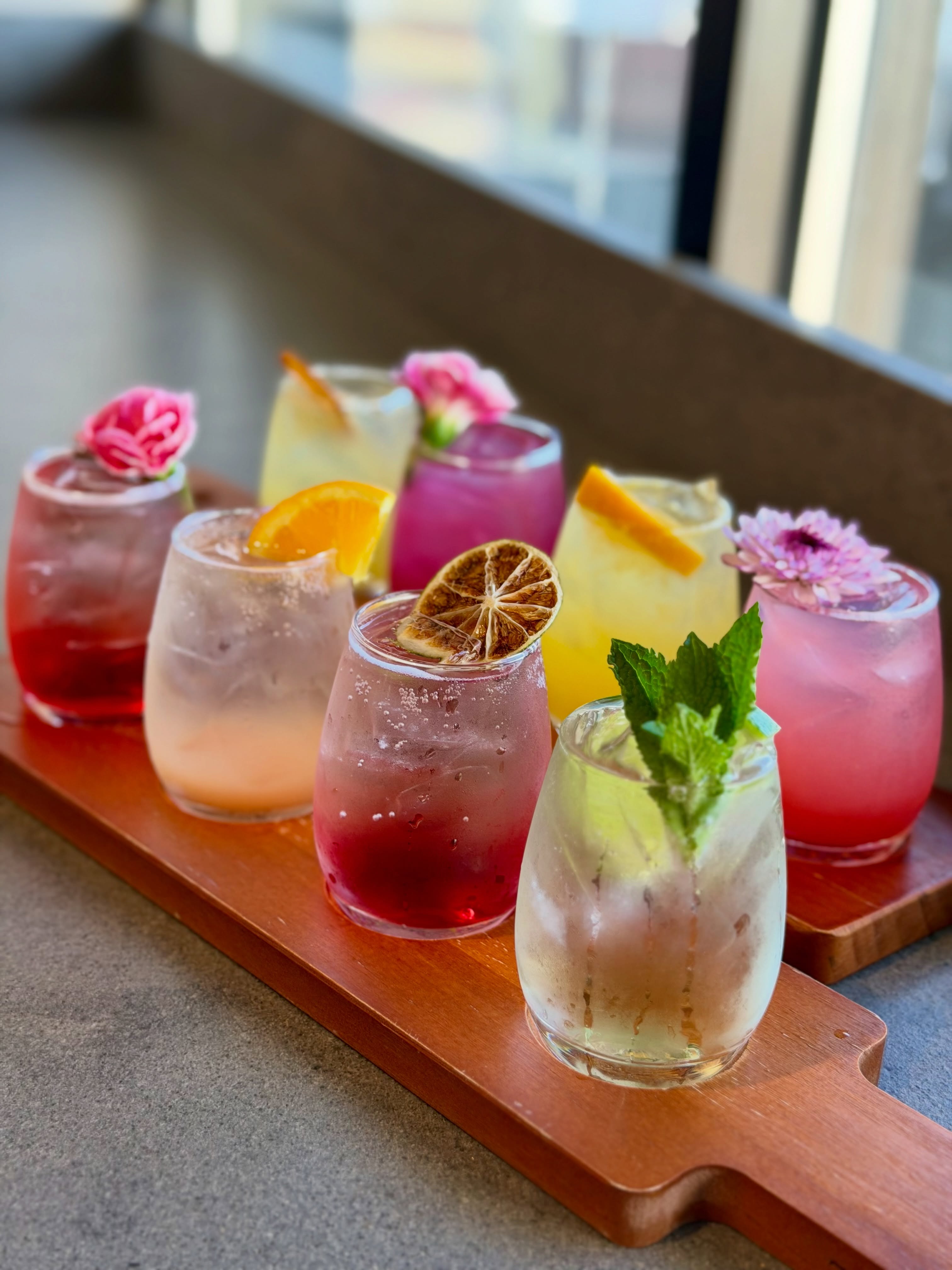 Catch flights βοΈ with us at Cook! π¨π»βπ³ 109 Chapel St. in Needham, weβre the perfect place for the whole family β¨ Heading into the city for a game or event? π₯ Stop by and have lunch with us or take something home π₯
#cookneedham #needhamcenter #metrowest #newtonma #cantonma