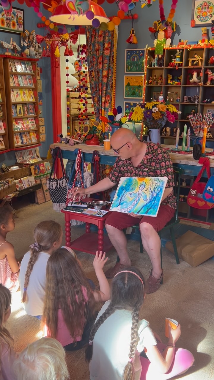 Another magical storytelling session with the wonderful James Mayhew @mrjamesmayhew this afternoon at FuzzypegFolk. Again not one, not two but three folk tales told and live illustrated by James.
And at the end we raffled the three pictures he had created and everyone went home with a “I’ve been to FuzzypegFolk folk tales” badge.
The shop was like hot soup and I had a fan whirring away to try to keep things cool - that’s the weird noise you can hear during the reel. Thanks for those who braved the heat.
Looking forward to a cooler session in September on the 12th. Make sure you book soon! In the shop or via my website. Link in bio.
Thank you James yet again! X
#liveillustration #storytelling #magicalafternoon