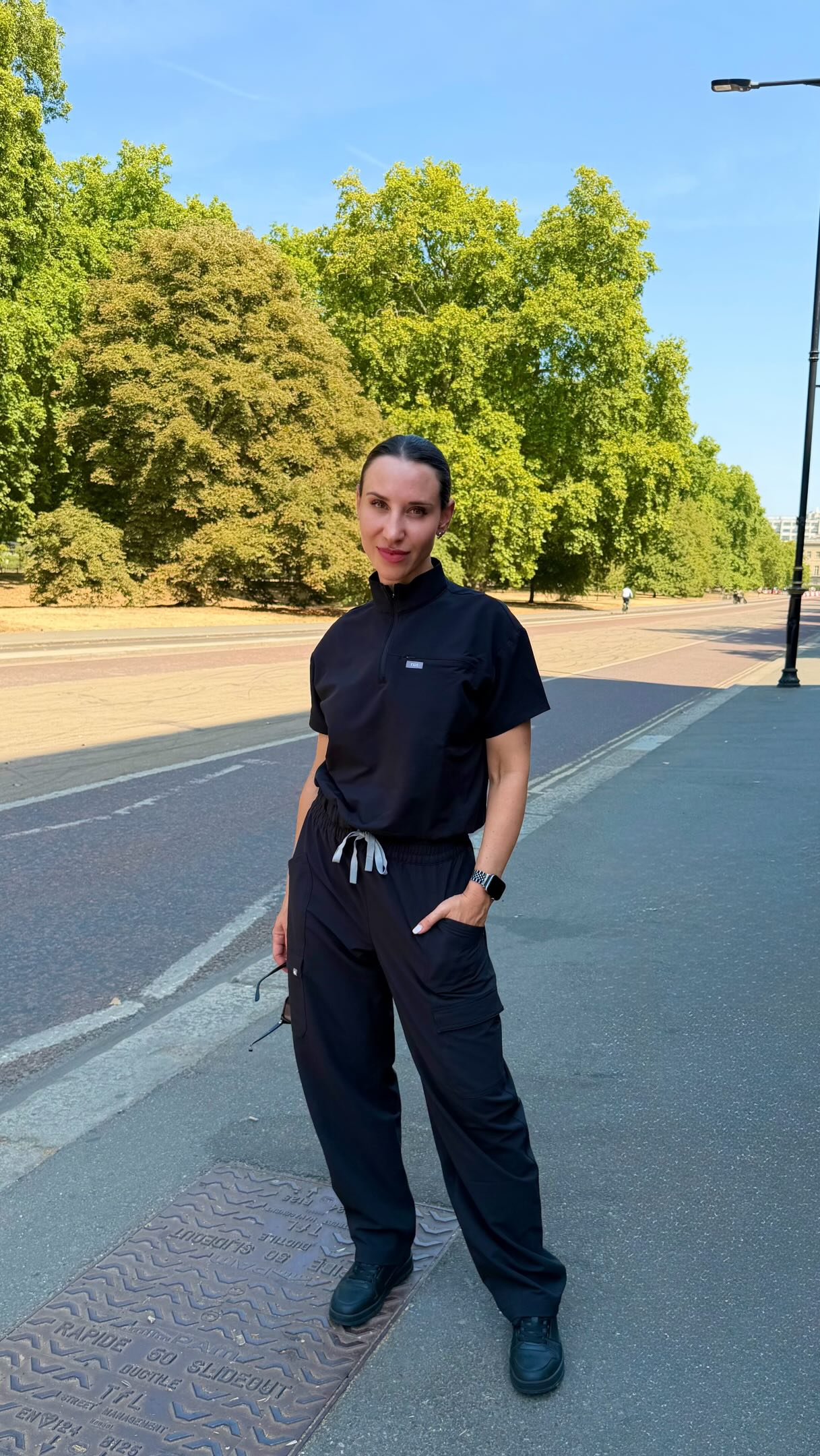 Introducing the new @wearfigs FIBREX™ range! I think this might be my favourite release to date ! 😎 Streetwear inspired, super lightweight, extremely durable & effortlessly cool! 🖤 I’m wearing the Camrose Mock-Neck scrub top and the Jenner Barrel-Leg scrub trousers. Both in a small! Use my code “ANNAMFIRSTFIGS” to get a discount on your set 🤝 #wearfigs #figsambassador