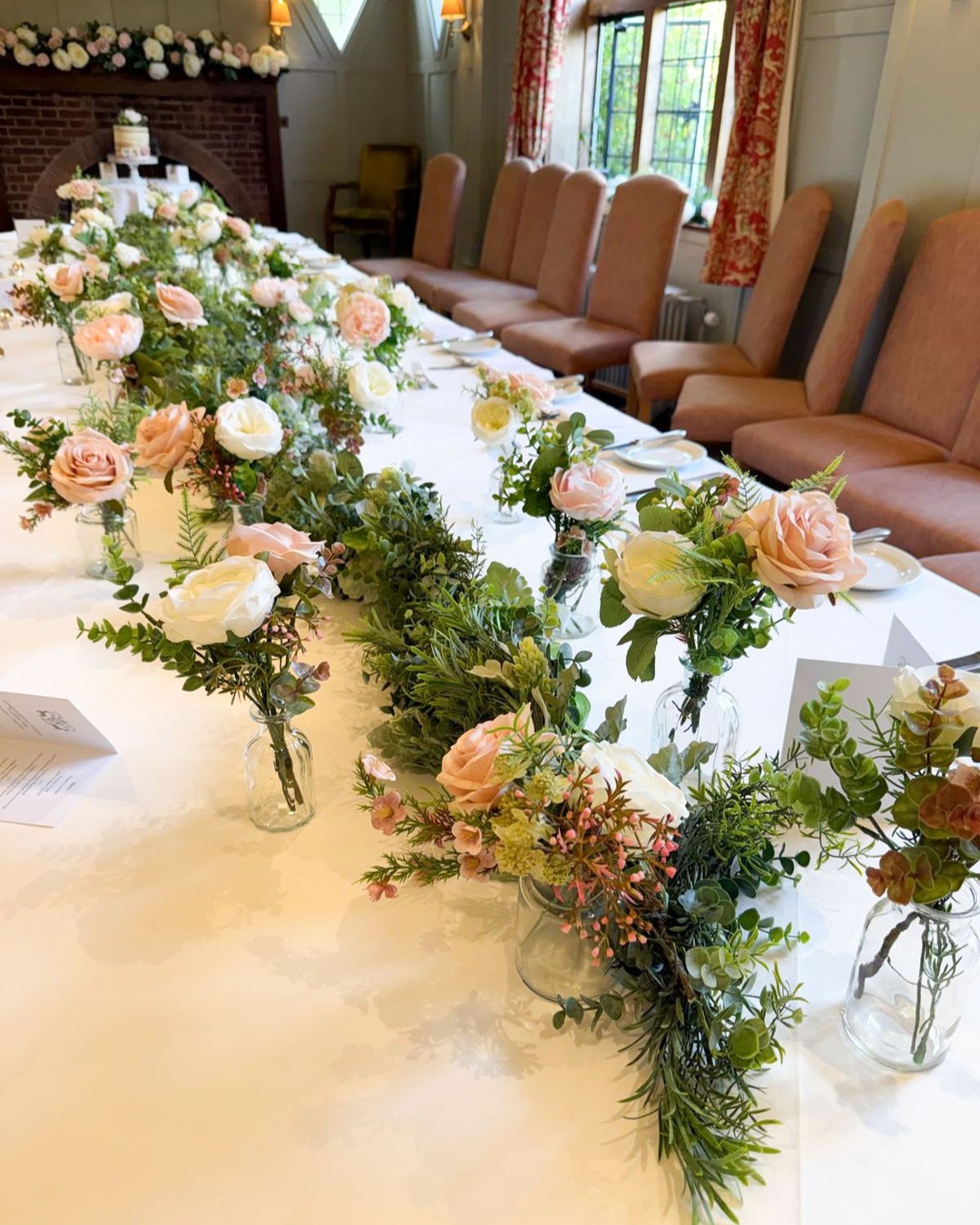 A beautiful set up at @montaguarms_events in Beaulieu of our faux foliage garland, bottle vases and fireplace arrangement.
These are a great alternative to fresh, can be set up in advance, travel happily in these intensely hot days we have been having, offer a considerable cost saving, and are made in collaboration with award winning florist @johicksflowers so you know you are in good hands.
You can see our full collection, although this is ever increasing, on our websites, www.linenandlacehire.co.uk and www.johicksflowers.co.uk
#fauxflorals #fauxweddingflowers #silkflowers #fauxflowers