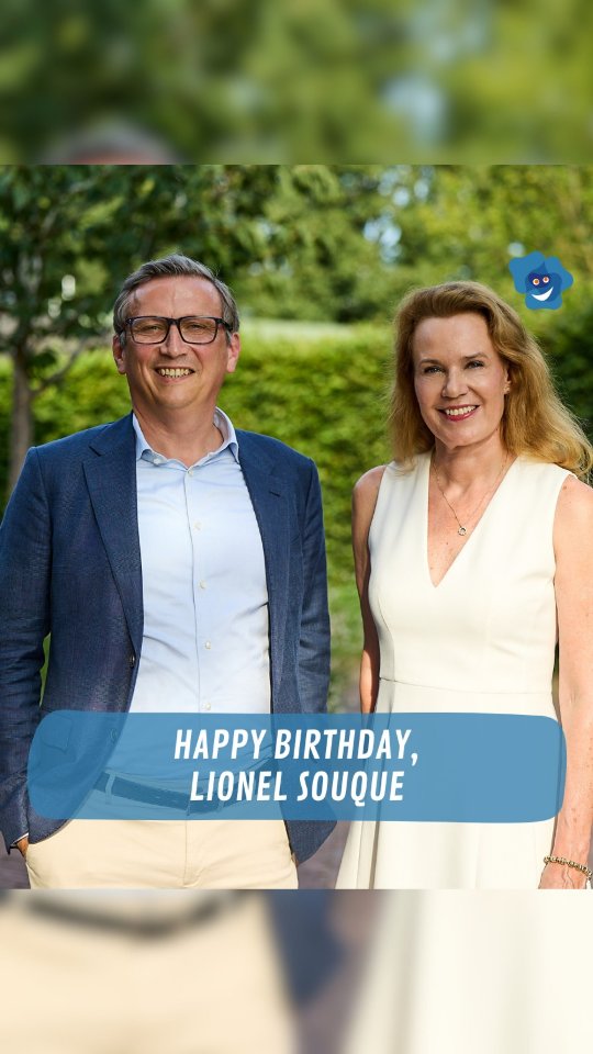 🎉🥳 Happy Birthday, Lionel Souque! 🥳🎉
Wir wünschen Lionel Souque, Aufsichtsratsmitglied von KIDsmiling, Vorstandsvorsitzender der @rewe_group und Aufsichtsratsvorsitzender des @fckoeln , alles Gute zum Geburtstag! 🎉🎂
Seit vielen Jahren verbindet uns eine enge Partnerschaft mit REWE. Gemeinsam setzen wir uns dafür ein, Kindern und Jugendlichen echte Chancen, Gemeinschaft und neue Perspektiven zu ermöglichen. 🧡⚽️
Auch Lionel Souque unterstützt KIDsmiling mit großem persönlichem Engagement und steht an unserer Seite, wenn es darum geht, Kindern und Jugendlichen durch Sport positive Erfahrungen und neue Möglichkeiten zu eröffnen.
Lieber Herr Souque, vielen Dank für Ihre langjährige Unterstützung und Ihr Engagement für KIDsmiling! 🙏🧡
Wir wünschen Ihnen von Herzen einen wunderbaren Geburtstag, viel Gesundheit, Freude und viele schöne Momente! 🎉🥳
📸 @maria_schulz_fotografie
#HappyBirthday #KIDsmiling #LionelSouque #REWEGroup #Danke