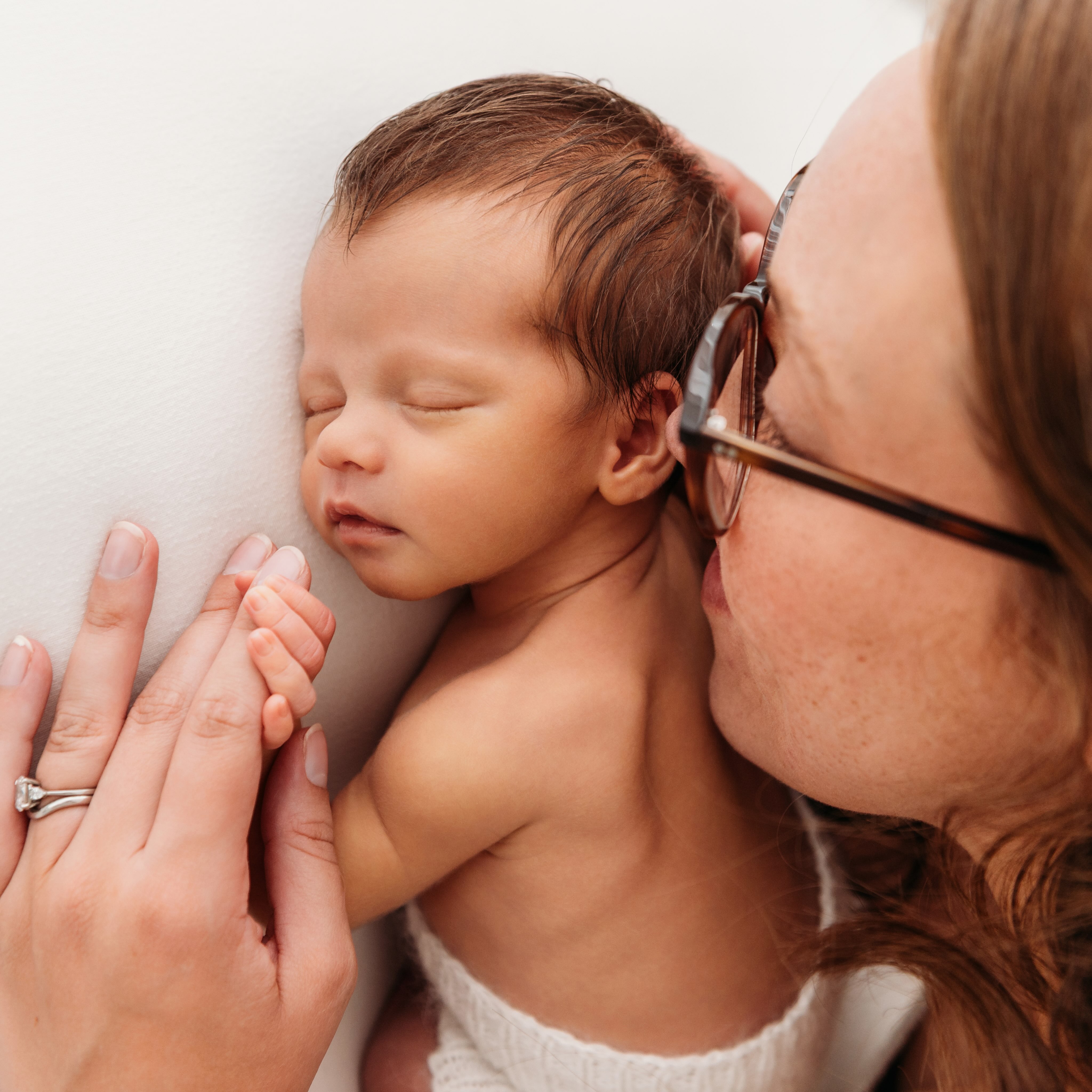 So, so tiny! Little Charlie and his mummy ๐ค
#wiltshirenewbornphotography #salisburynewbornphotographer #naturalnewbornphotographer #amesburynewbornphotographer #andovernewbornphotographer