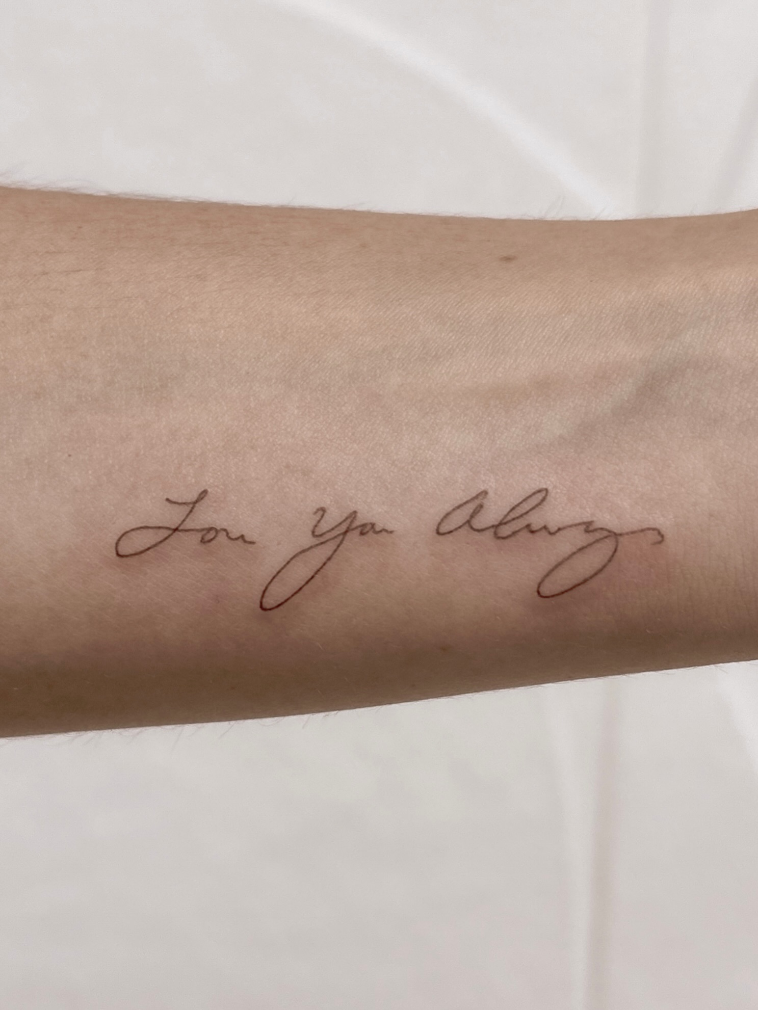 An emotional piece done last week. Thank you, Desiree, for your vulnerable heart and your trust during this tattoo.
“Love you always” handwriting from her father 🙏🏻