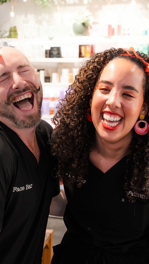 We’ve all been there.
We can’t deny that their laughter is contagious 😅
#team #workbestie #fun #laughter #fomo