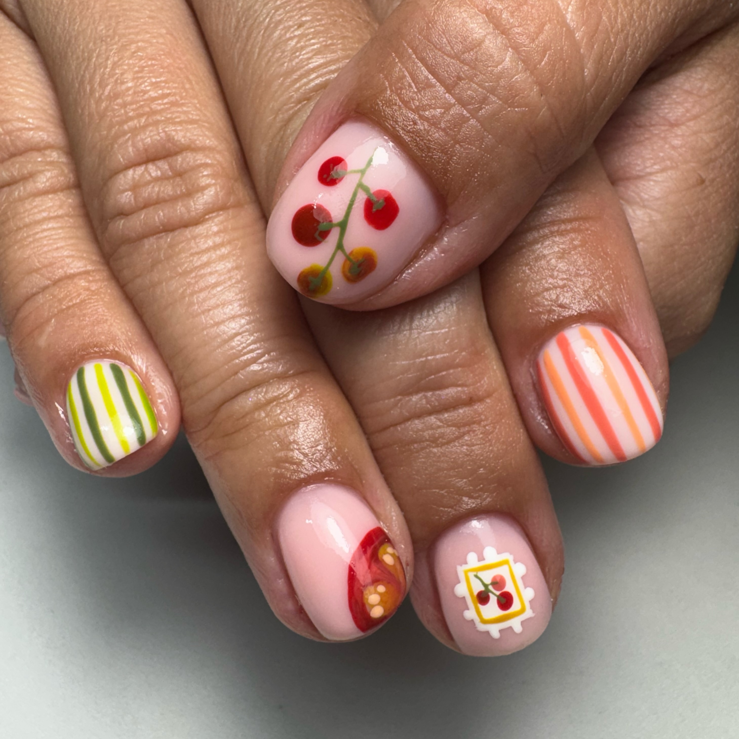 Tomato nails! Yes! Finally! Thank you!!!!!
Prep @ericasata
Gel colors @kokoistusa @pla_nails @dndgel
#nailart #tomatonails #nailvira