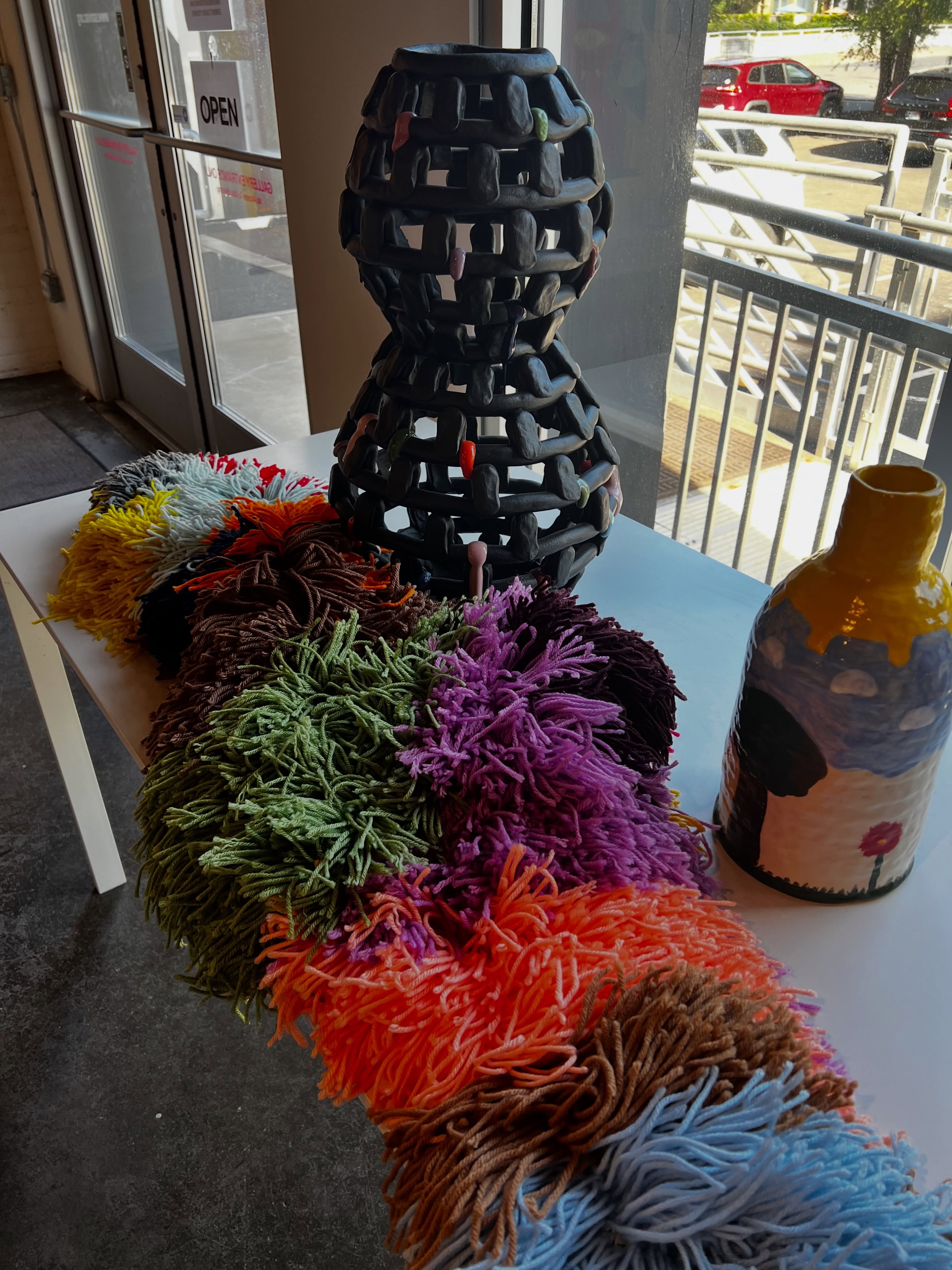 Just look at all this beautiful yarn waiting to be tufted ! Join us for a works in progress demo with resident artist Marcus Rothering @marcusrothering. The magic begins at 1pm today, Sunday 16th😍
