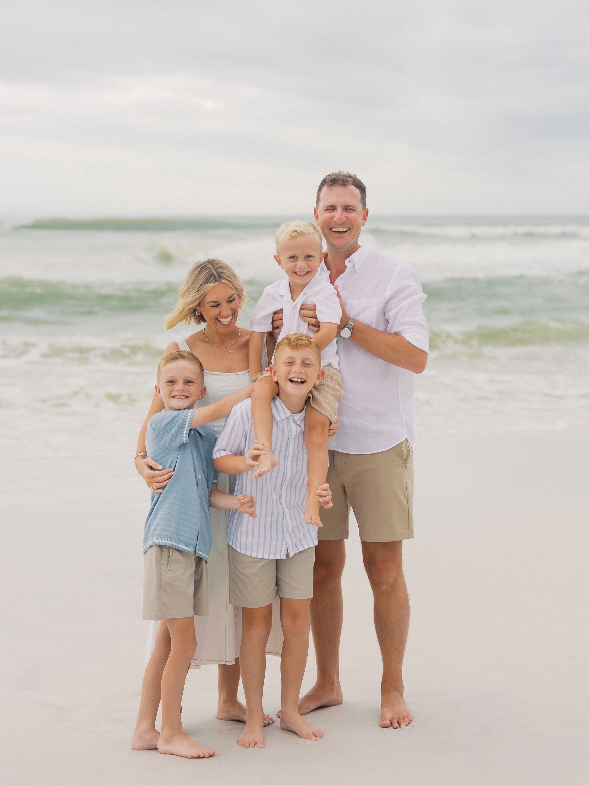 A storm was brewing all around us but we got in the sweetest session with the Carey’s all the way from California!! 💙 This summer has been a whirlwind in the best way - going to start sharing more sessions and of what’s been going on behind the scenes! Photographers - I have a few resources that will be available in the coming weeks 💙📸