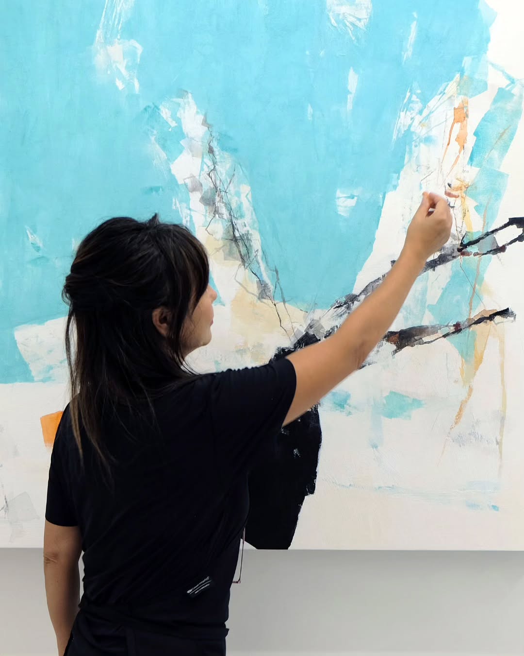 💫 Plot twist, one spot just opened up.
Due to a last minute cancellation, one lucky artist gets to step into a coveted spot.
Hyunmee Lee
Shaping the Abstract: Beyond Technique
Oct 24-28, 2026
Meet & Greet October 23, 2026
Level: Intermediate/Advanced
Hyunmee Lee is a former art professor of painting and drawing, and an accomplished artist whose artistic journey has spanned Seoul, Sydney, and cities across the United States over the past 40 years.
This course focuses on contemporary approaches to painting and mixed media, guiding participants to experiment with diverse techniques and materials, address compositional and technical challenges, and deepen their personal direction with confidence.
What to Expect⬇️⬇️
This professional development course is designed for intermediate to advanced artists who are already proficient in acrylic paints, mediums, and fundamental painting techniques. It offers a disciplined and intensive path toward artistic growth while providing a creative, inspiring, and enjoyable learning experience. Through guided exploration and individualized feedback, participants will expand their technical skills, refine artistic concepts.
Tap the link in our bio to claim the last spot ✨