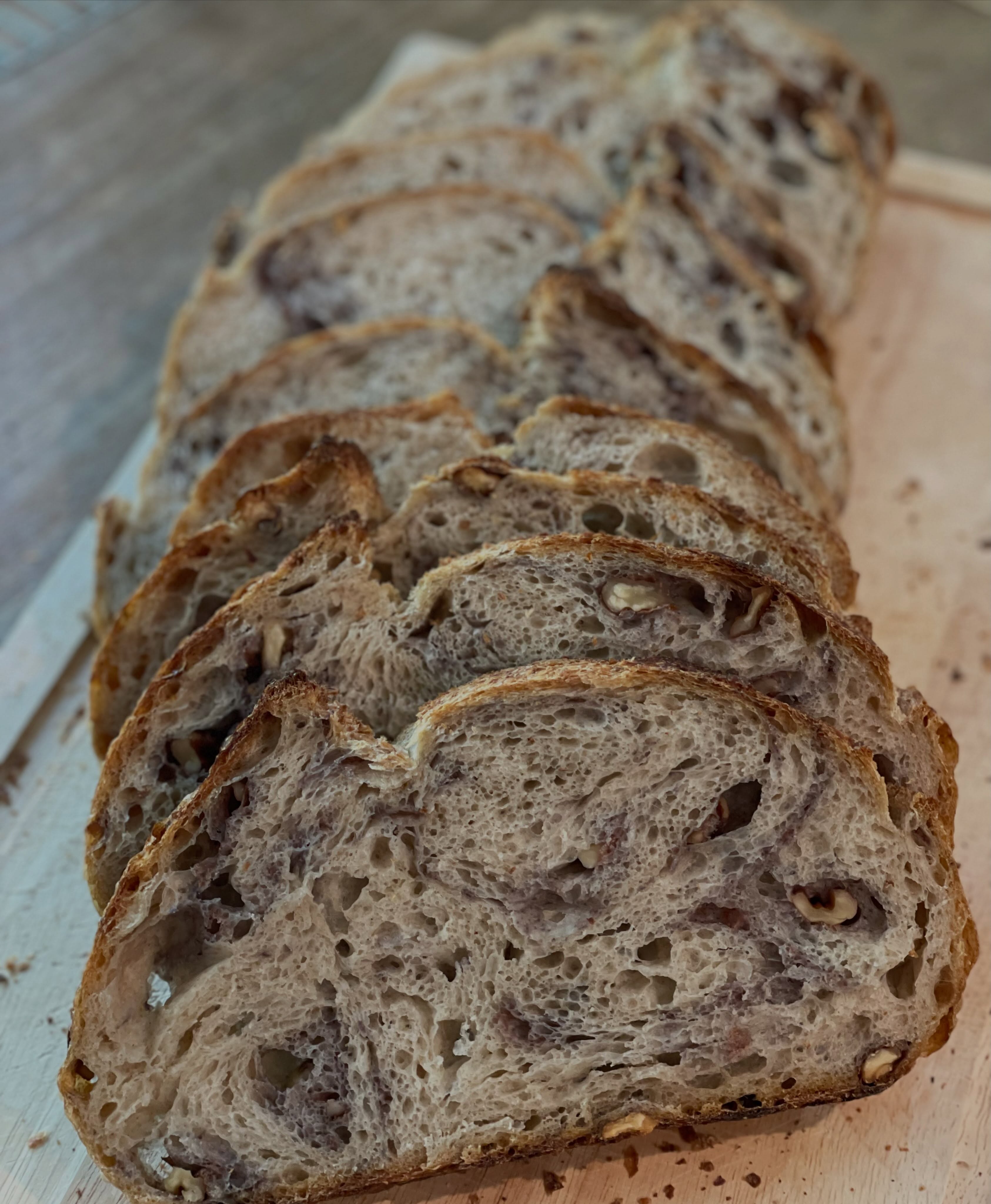 The marbling and beautiful swirls from toasted walnut loaves never fail to mesmerize 😵💫
Wondering what that is? Walnut skins release polyphenols into the dough and interacts with the dough's water, acidity, and oxygen, not to mention the folding in of doughs make this effect even more dramatic 🤓