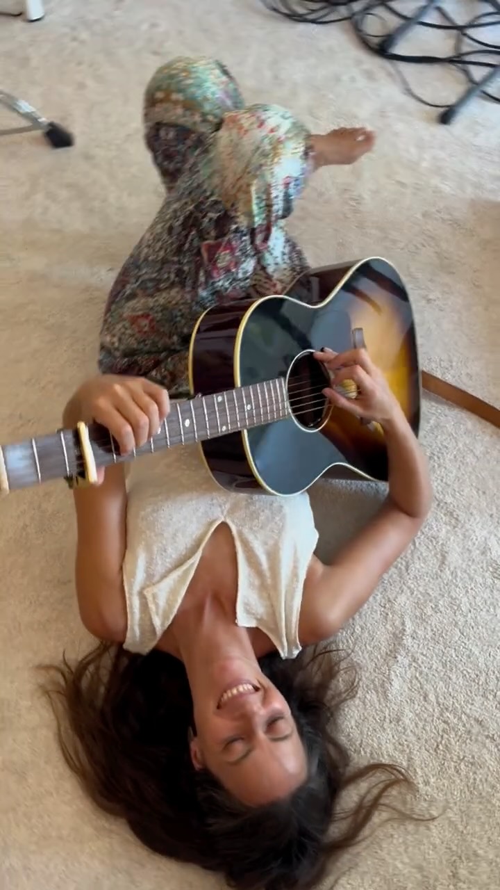 I have a deadline from a secret friend to finish these songs & release them! ❤️
Step by step
Layer by layer
playfulness & patience
New & old songs
dressed & loved
in new colours
To fly out in freedom
@kalyanmitto on flute…