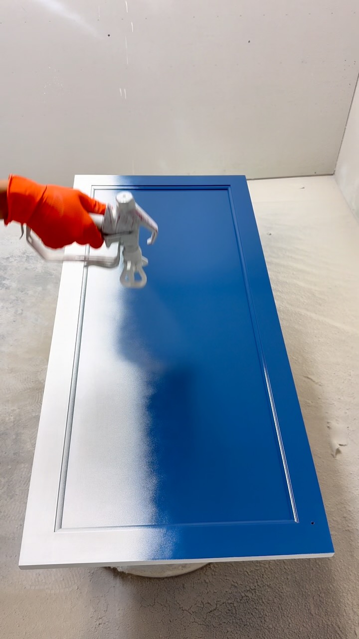 Dark colors demand the right foundation. 🎨🔥
When refinishing cabinets in deep blues, blacks, greens, or other dark tones, we use a tinted primer instead of standard white primer.
Why? A tinted primer helps:
✔️ Improve color coverage
✔️ Reduce the number of topcoats needed
✔️ Prevent light primer from showing through
✔️ Create a deeper, richer, more consistent finish
✔️ Give us a better foundation for that factory-like result
Professional cabinet refinishing is about more than just the final color — every layer matters.
At Pineapple Interiors, we don’t skip the details you may never see, because those details make the difference in the finished product. 🍍
📍 Serving South Florida
🎨 Professional Cabinet Refinishing & Spray Finishes
#CabinetRefinishing #TintedPrimer #KitchenCabinets #CabinetPainting #southfloridahomes