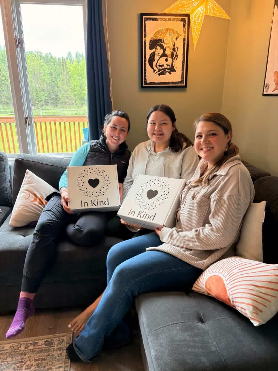 Happy faces from Alaska! This lovely photo was sent to us by our doula/midwife partners @nativebirthworkers 🩷😍
If you didn’t know, we partner with Doulas and Midwives each year, from near and far, who are making a difference in their communities!
If you’re interested in becoming a partner for 2027 stay tuned! Applications will open in October!
#bethevillage #postpartumsupport #inkindboxes