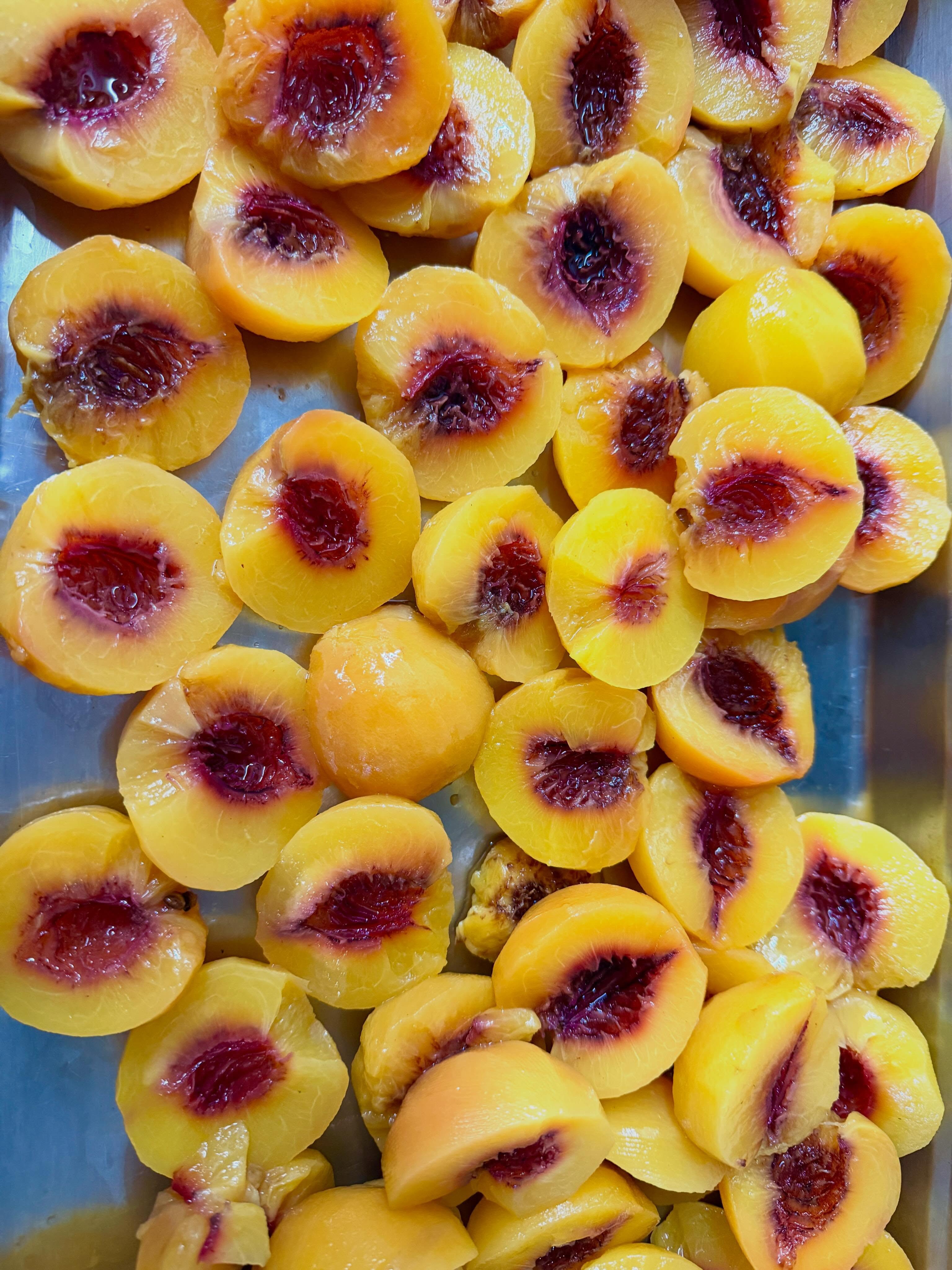 Summer Peaches plus a Vegan Ice Cream Sandwich.
#peaches #desserts #handpicked