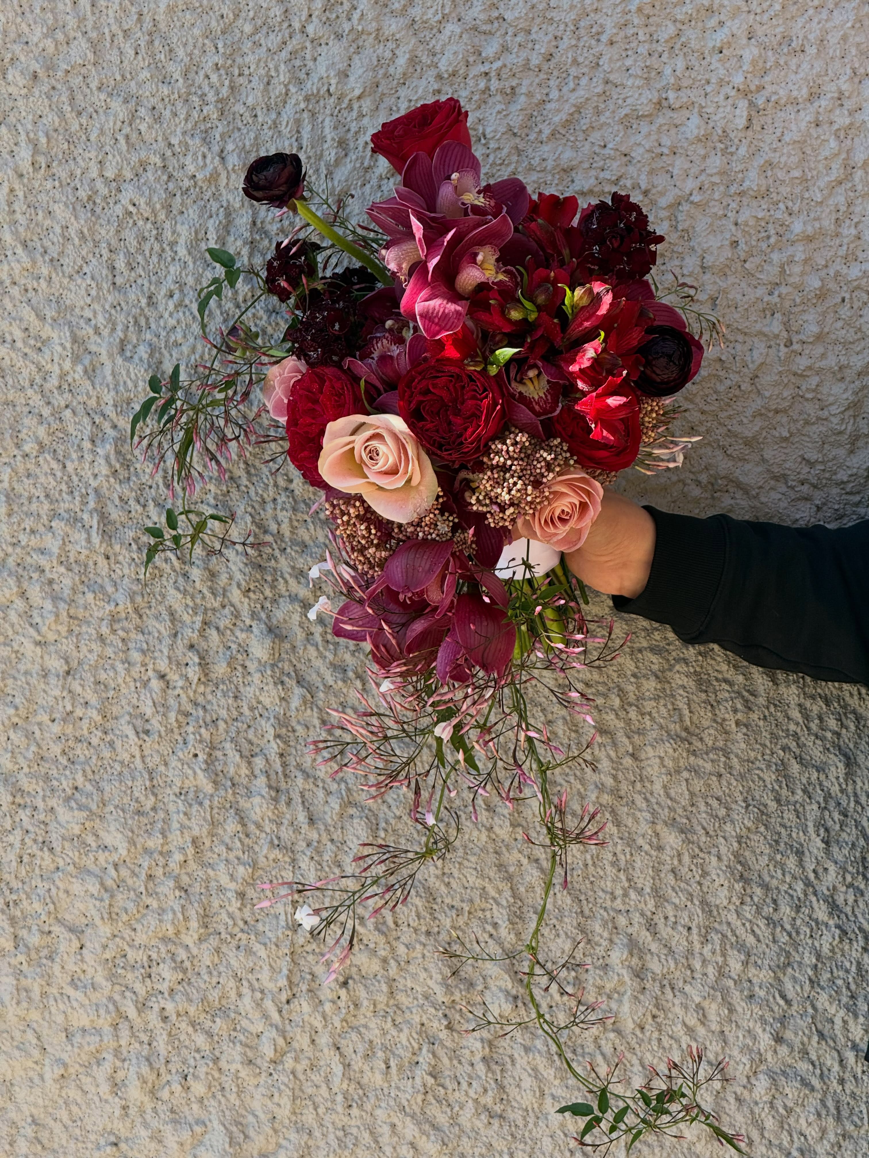 LISA🤍🤎
I just adore the mood that this bouquet brings 🤍
can’t wait for the real photos 🤍