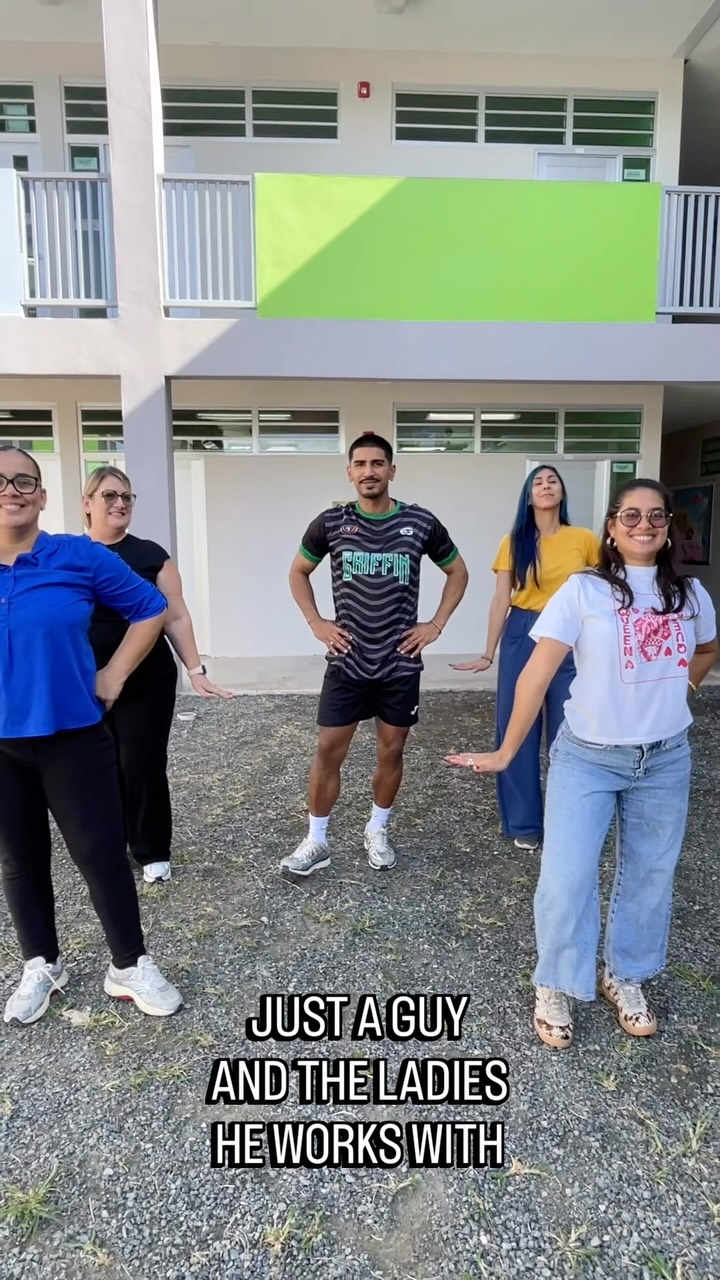 What do you think of our PE teacher’s moves? 😂🕺🏽✨
Surrounded by his K–3 crew and bringing ALL the energy! We’re pretty sure he understood the assignment. 😉💃🏽
#TeacherTok #TeachersOfTikTok #SchoolTok #TeacherLife #TeachersOfInstagram PETeacher SchoolLife MASISSchool