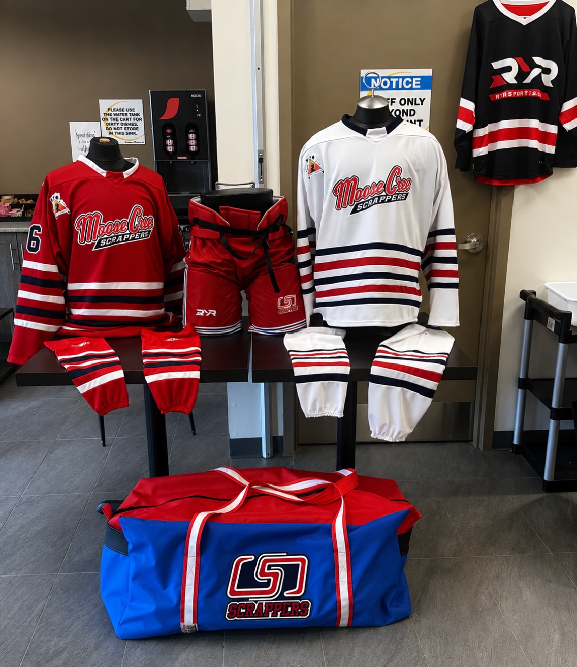 Sizing today and tomorrow! 🏒🔥
Proud to be sizing for the Moose Cree Scrappers up in Moose Factory, Ontario @ the Thomas Cheechoo Memorial Complex. 107 Jonathan Cheechoo Dr.
Custom jerseys, pants, socks & bags!
#RYRSports #MooseCreeScrappers #CustomHockey #hockeylife hockeyontario