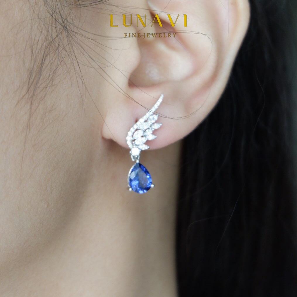 Hey sis, don’t forget to spread your wings and let them see you sparkle ✨
SHOP FACTORY DIRECT JEWELRY AT: www.lunavijewelry.com