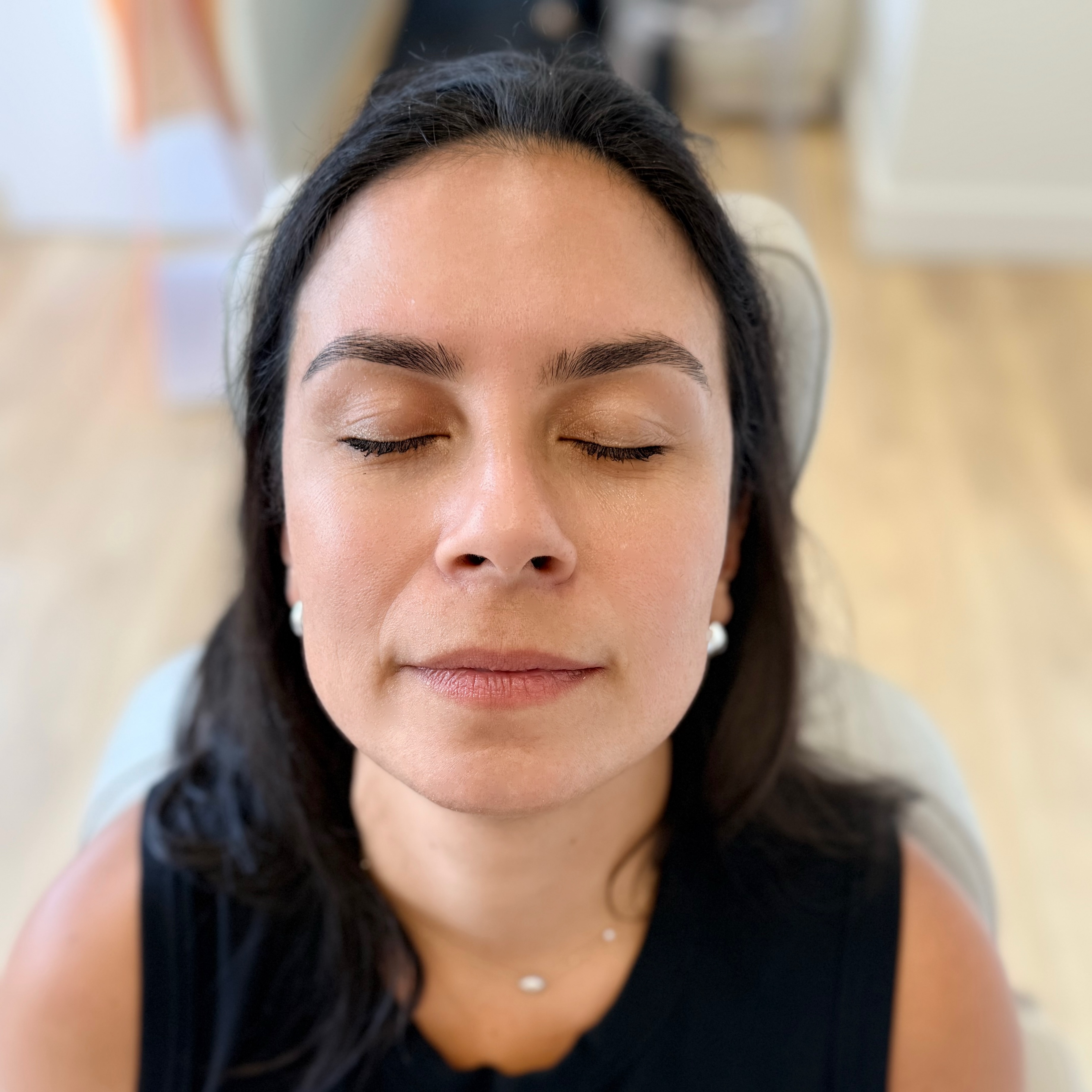A natural brow shaping for our beautiful client ✨ we finished with the My Beautique Brow Tamer, and Browlite that helps to define your brows without a ton of product/ use of makeup!
Brows by Melissa
📍15C Willis Road
Woodbridge
𝘔𝘺 𝘉𝘦𝘢𝘶𝘵𝘪𝘲𝘶𝘦
📧info@mybeautiqueinc.com
☎️416 399 6388
🖥️www.mybeautiqueinc.com
#brows #vaughan #woodbridge #toronto #browsbrowsbrows