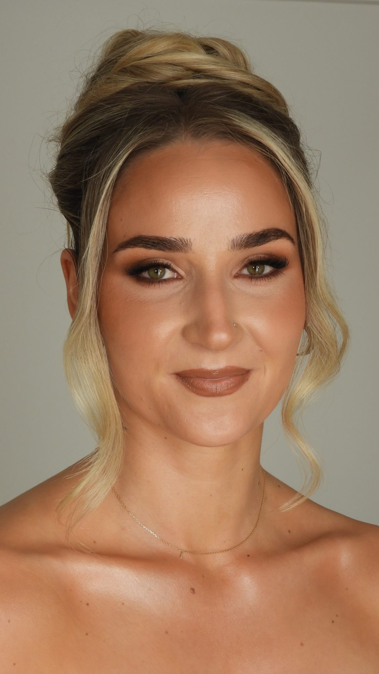 Mini tut of this blown out smokey bronze β€οΈβπ₯
Comment for product details π¬
Hair by the incredible @beautystudiobymaz π