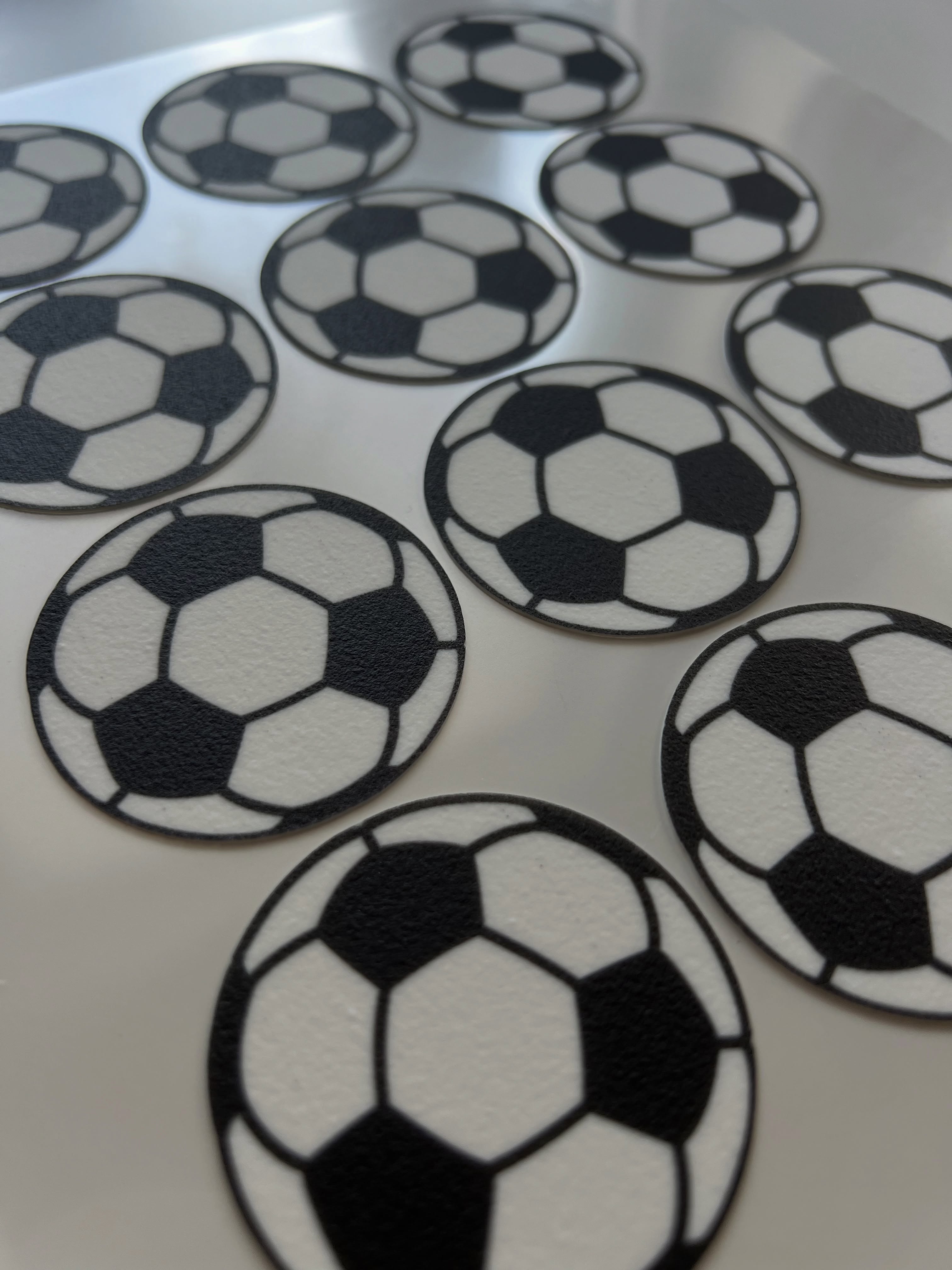 We love a soccer theme! Edible cupcake toppers in multiple sizes available on the shop ✨ ⚽️ 🥅 #edibleimages #edibleprint #toppers #partydecor #soccer