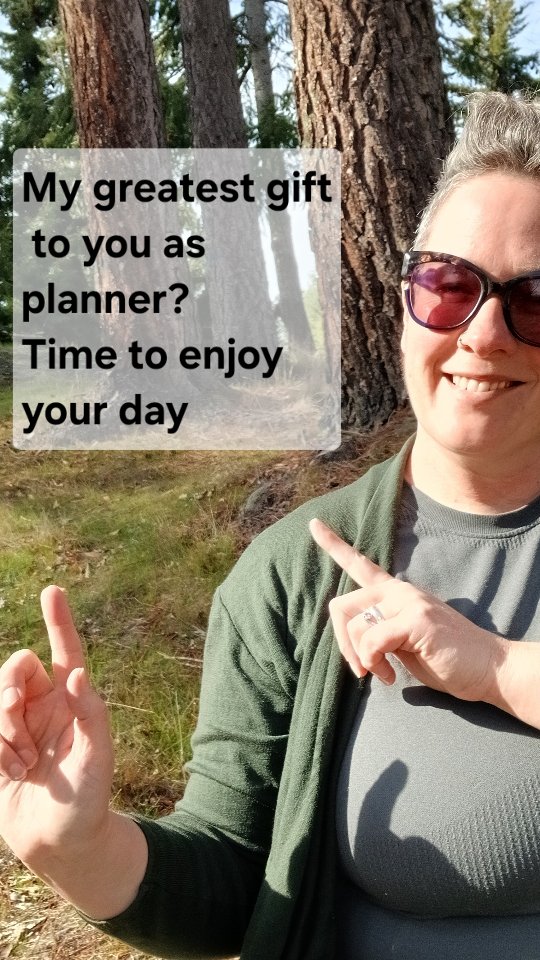 We'll talk about practical time logistics,
We'll talk about how you want your day to feel...
And I will make sure 'rushed' won't be an adjective you'll apply to your wedding day.
#elopenz #vineyardwedding #nzcelebrant
