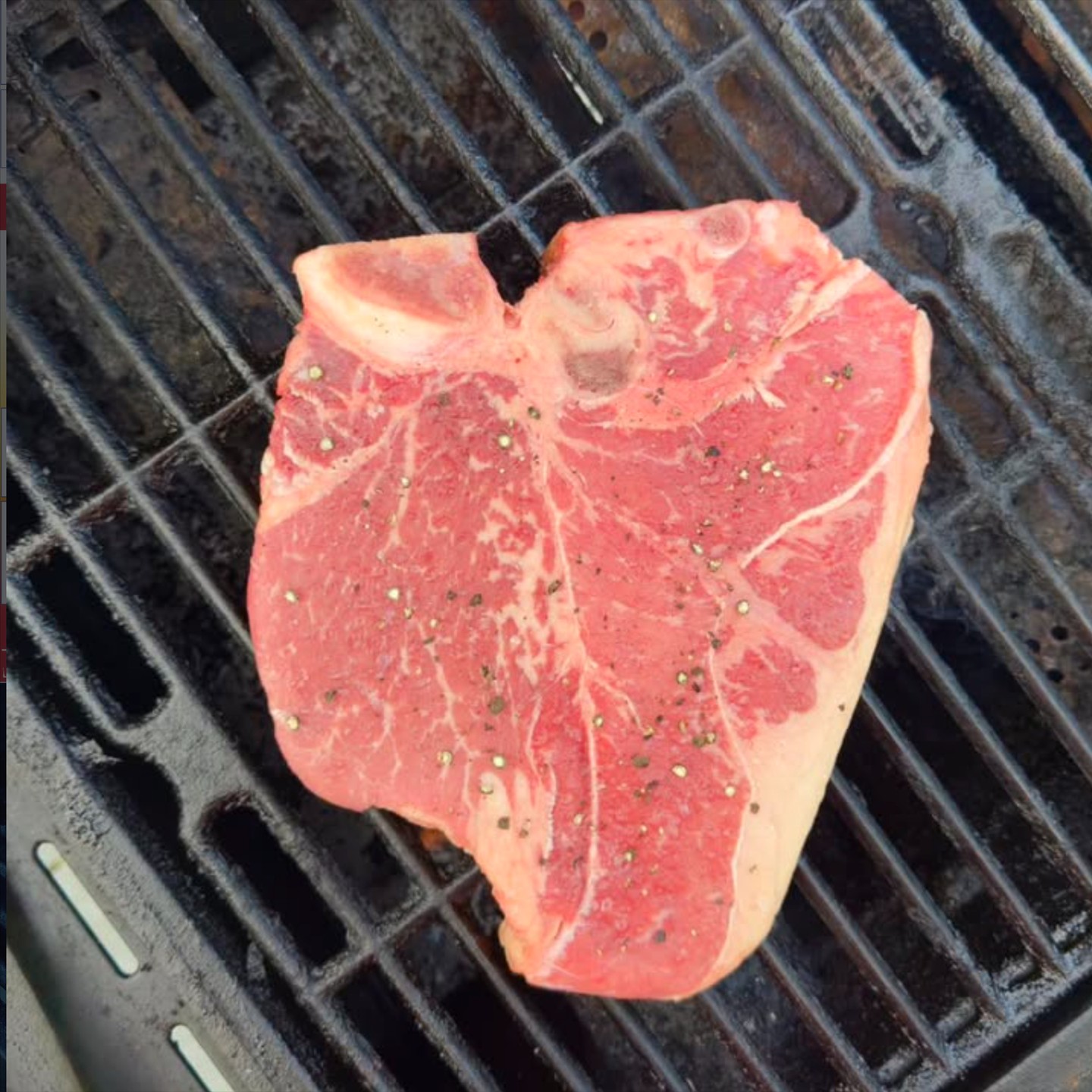 Stock the freezer, feed the family, and save big with our Large American Grill Package from the BBQ Headquarters of Cape May County!
Enjoy delicious T-Bone Steaks, Ground Beef, Chicken Breast, Country-Style Ribs, and Pork Chops. That's 40 lbs of premium, quality meat for just $349.99. This package has you covered for all your Summer cookout needs!
United We Grill..with Gaiss' Market.
📍 1215 Bayshore Road, Villas
📞 609-886-5121
🌐 gaissmarket.com