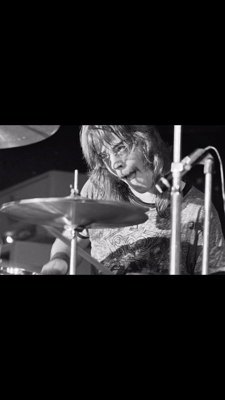 As a Drummer first, I always enjoyed @zztop and their drummer the great Frank Beard, who incidentally was the only member without a beard. Sad news, that he has passed away today, leave now, the only surviving member of the original group @billyfgibbons My condolences to Franks’s family and to Billy. He was a master of the Texas shuffle for sure. Frank Lee Beard (June 11, 1949 – August 17, 2026) was an American drummer best known as the long-time drummer of the rock band ZZ Top. #rip #frankbeard