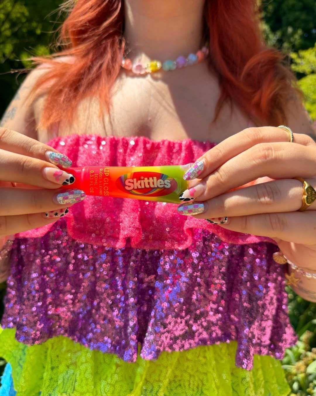Dopamine dressing, but make it glossy 🌈💋
Our Skittles 4-in-1 Lip Gloss is the perfect finishing touch ✨
📸: @bethlovesscows_