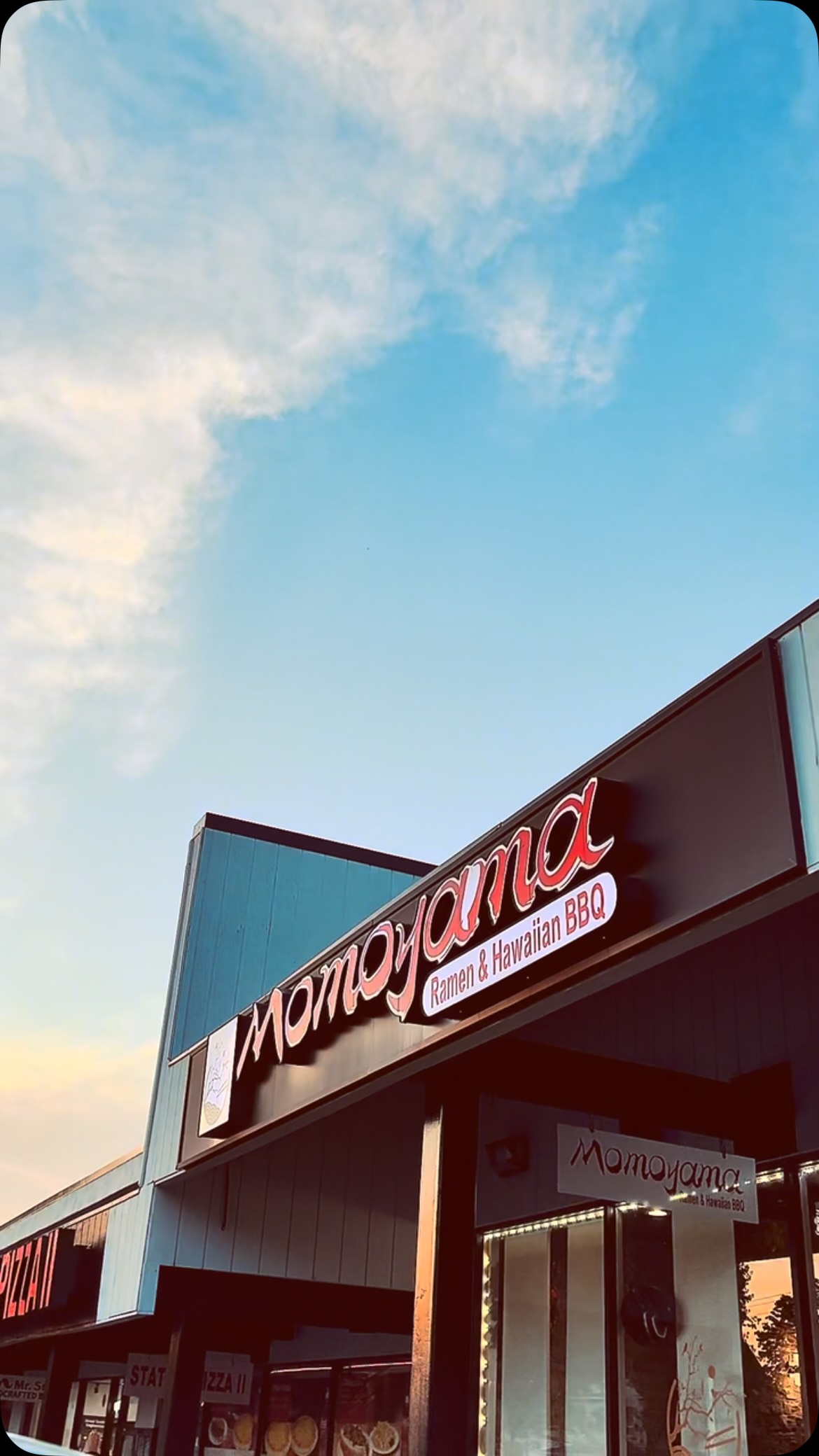 How often do we think about @momoyamaramen ?? Correct answer is: EVERYDAY!
Just 5 minutes away from property is the best Ramen and Hawaiian BBQ in Willow Grove 💛
#CollegeTownCommunities #LiveWithin