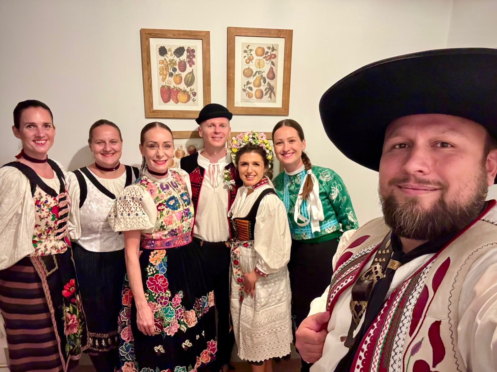 Super zábava, skvelí hostia, očarujúci priestor a veľmi milí a srdeční novomanželia 👰🏼♀️🤵🏻
Krásna kombinácia na piatkový večer ❤️