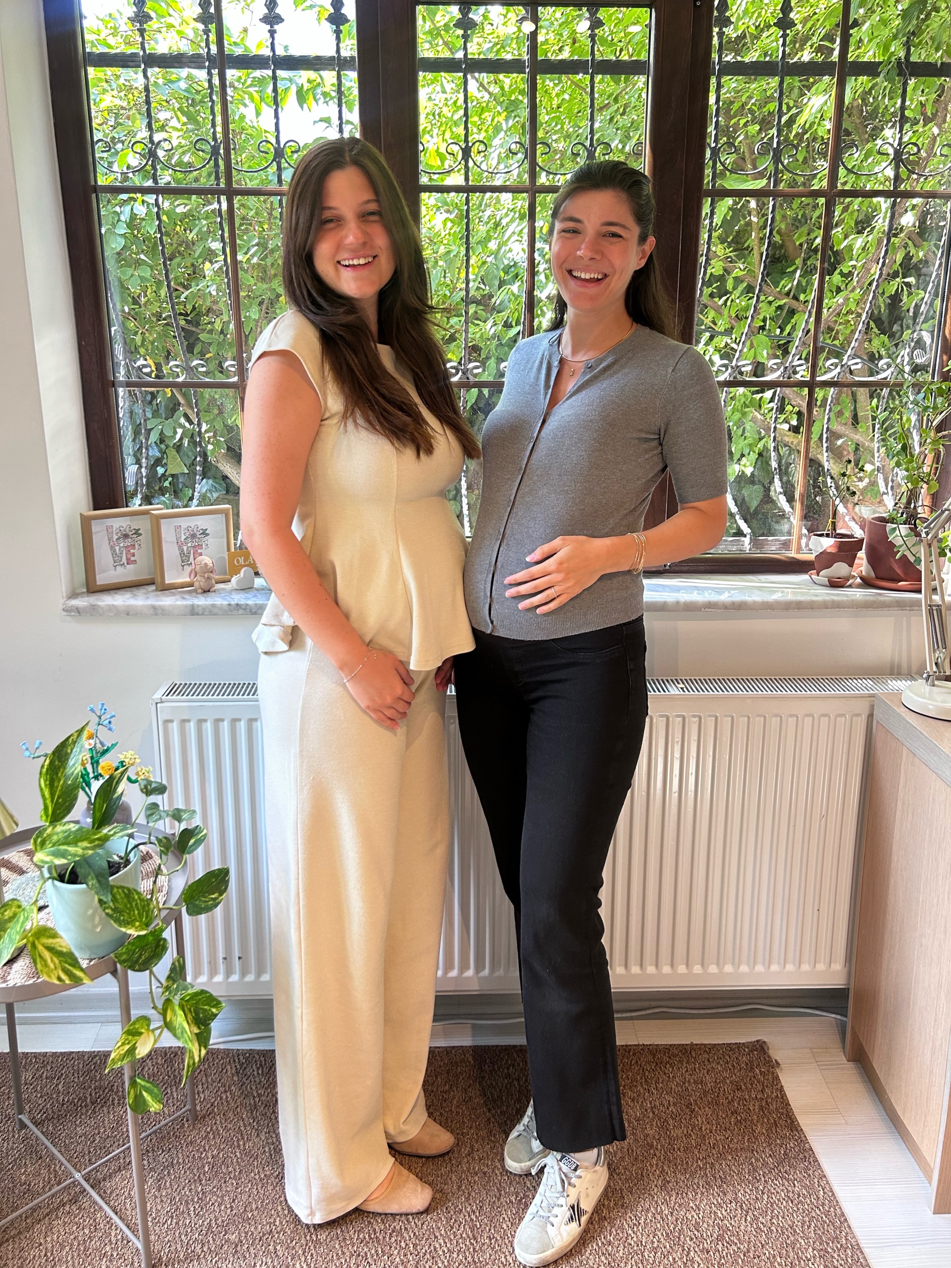 Herkese merhaba!☀️
Yeni sezona +2 ile giriyoruz!👯♀️
Uzun zamandır süren sessizliğimizin ardında, hem hayatımıza katılacak bebeklerimizin tatlı heyecanı hem de OLÂ’yı değişen yönetmeliklere uygun yeni yapısına hazırlama sürecimiz vardı.
Şimdi bu iki güzel haberi de sizlerle paylaşmanın mutluluğunu yaşıyoruz🎉
Yeni dönemde OLÂ, Millî Eğitim Bakanlığı’na bağlı Özel OLÂ Çocuk Rehberlik ve Psikolojik Danışma Merkezi olarak yoluna devam ediyor.🧡
Yeni dönem programlarımıza dair detayları bu akşam paylaşıyor olacağız, hepimiz için çok heyecanlı bir başlangıç olsun! 🙏🏻