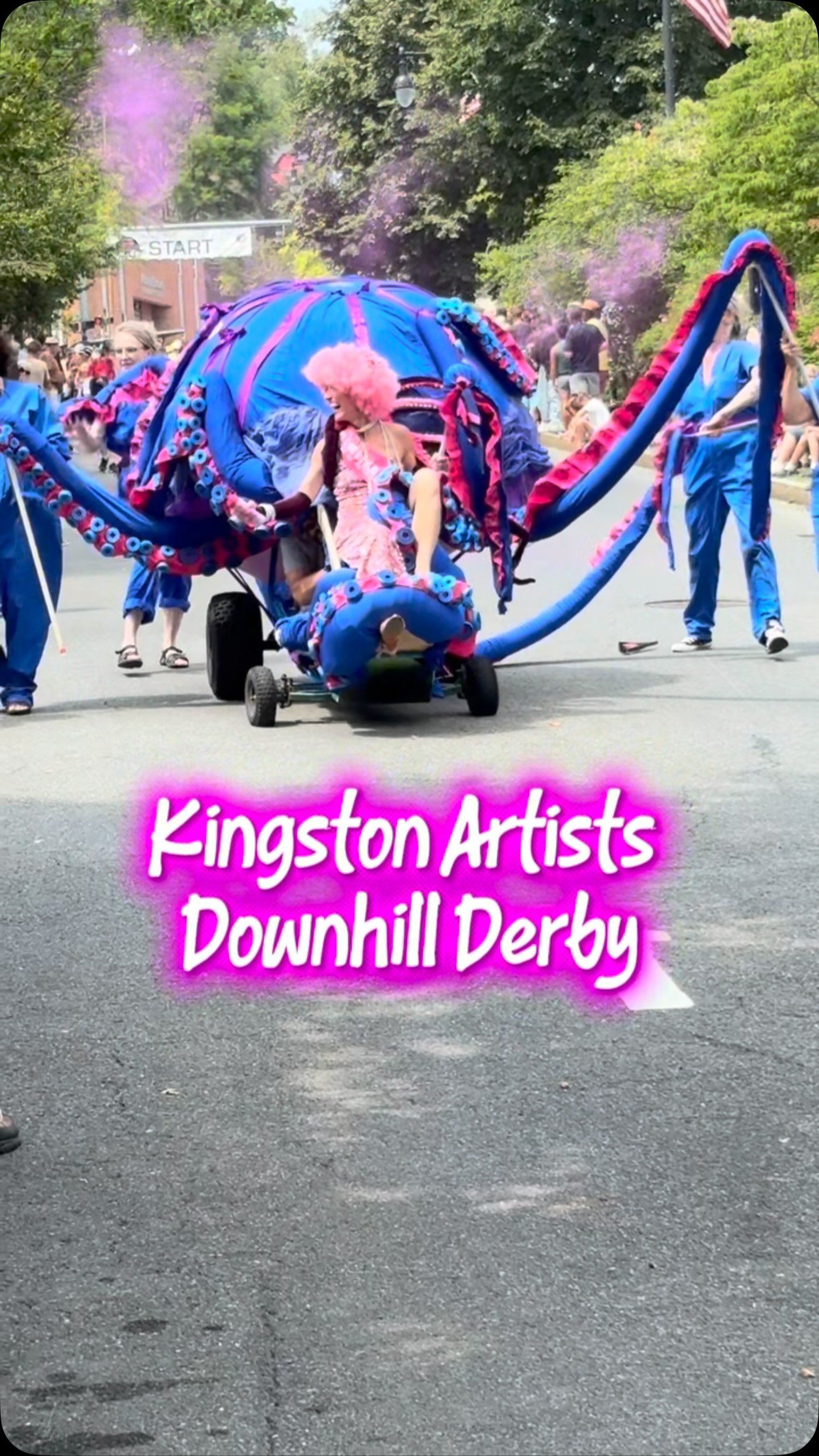 Winnazzzzz! Ramona worked her arms off on this and it brought so much freakin joy. Kingston, NY rules! #kingstonartistdownhillderby #soapboxderby #octomobile #steve
