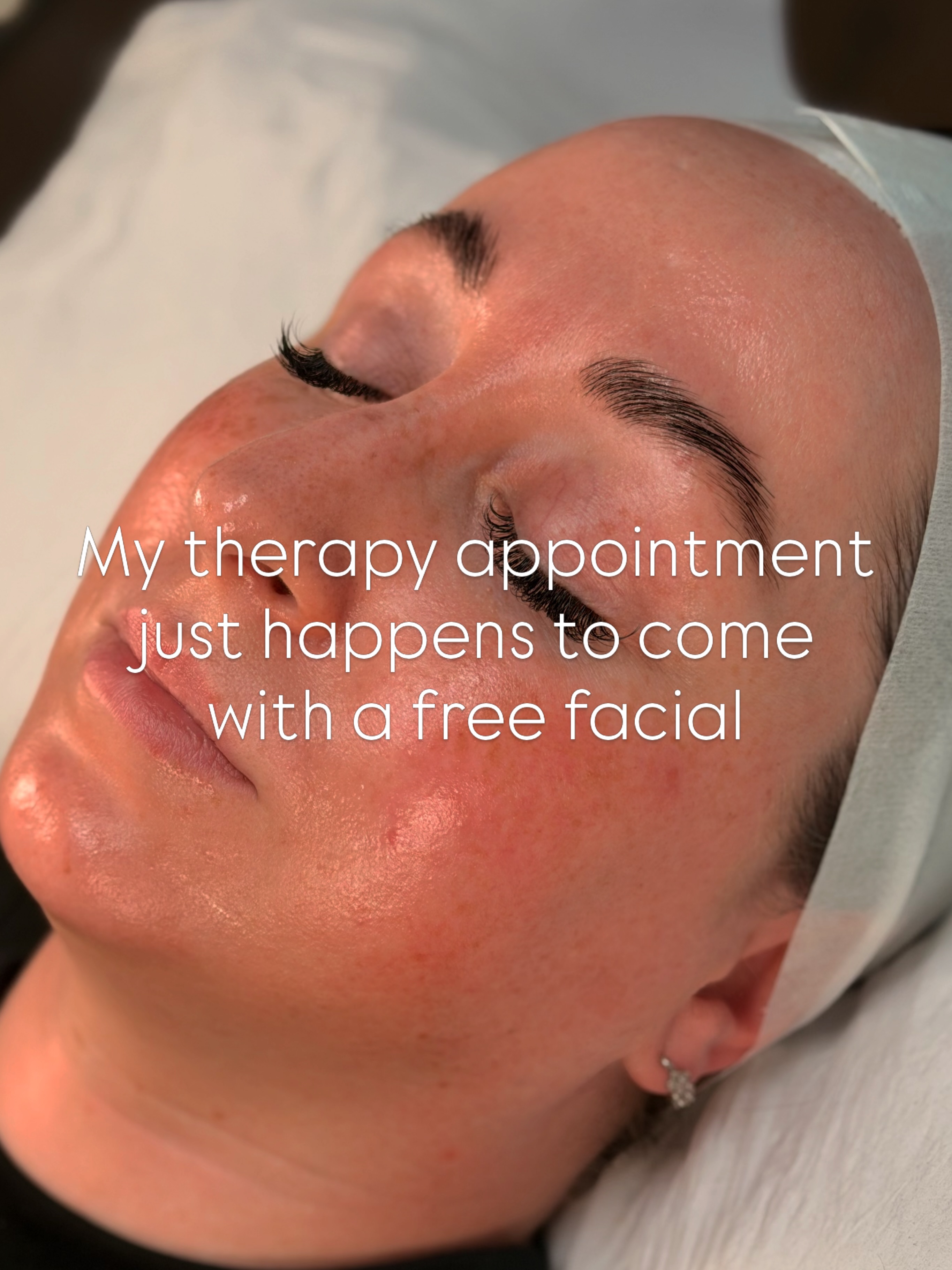 When your therapy appointment comes with a free facial…
Honestly, I’m not sure which one most people come for more 🤣
Come for the glow, stay for the emotional support. 🤍
#Facial #Skincare #SelfCare #BeautyTherapist Liverpool glowing skin