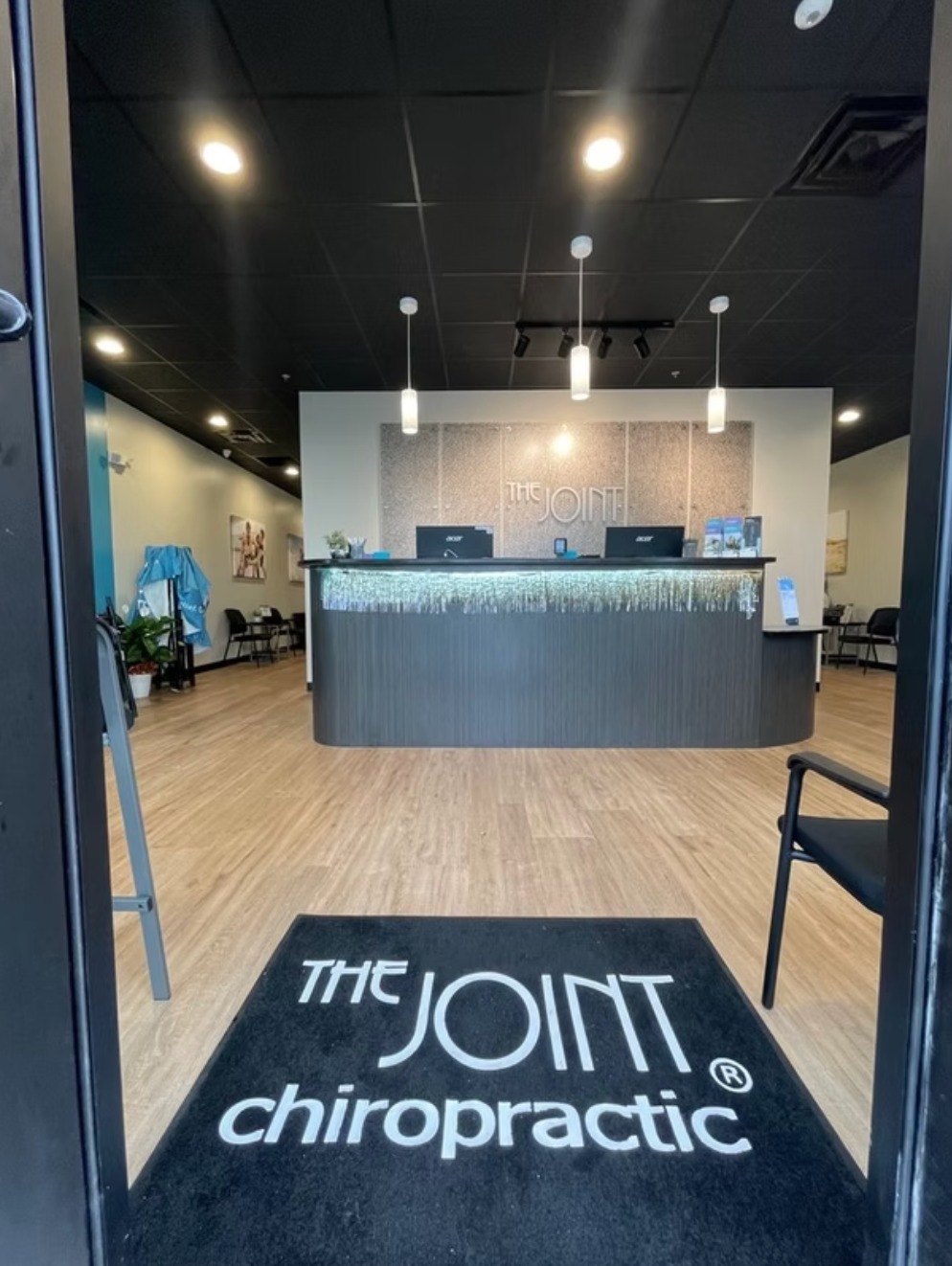 Healthcare architecture is not just about function; it is about how a space makes people feel. We design medical facilities that prioritize patient comfort and staff efficiency without sacrificing thoughtful, modern design.
#LuttrellArchitecture #HealthcareDesign #CommercialArchitecture #TampaBayArchitecture #DesignThatCares
