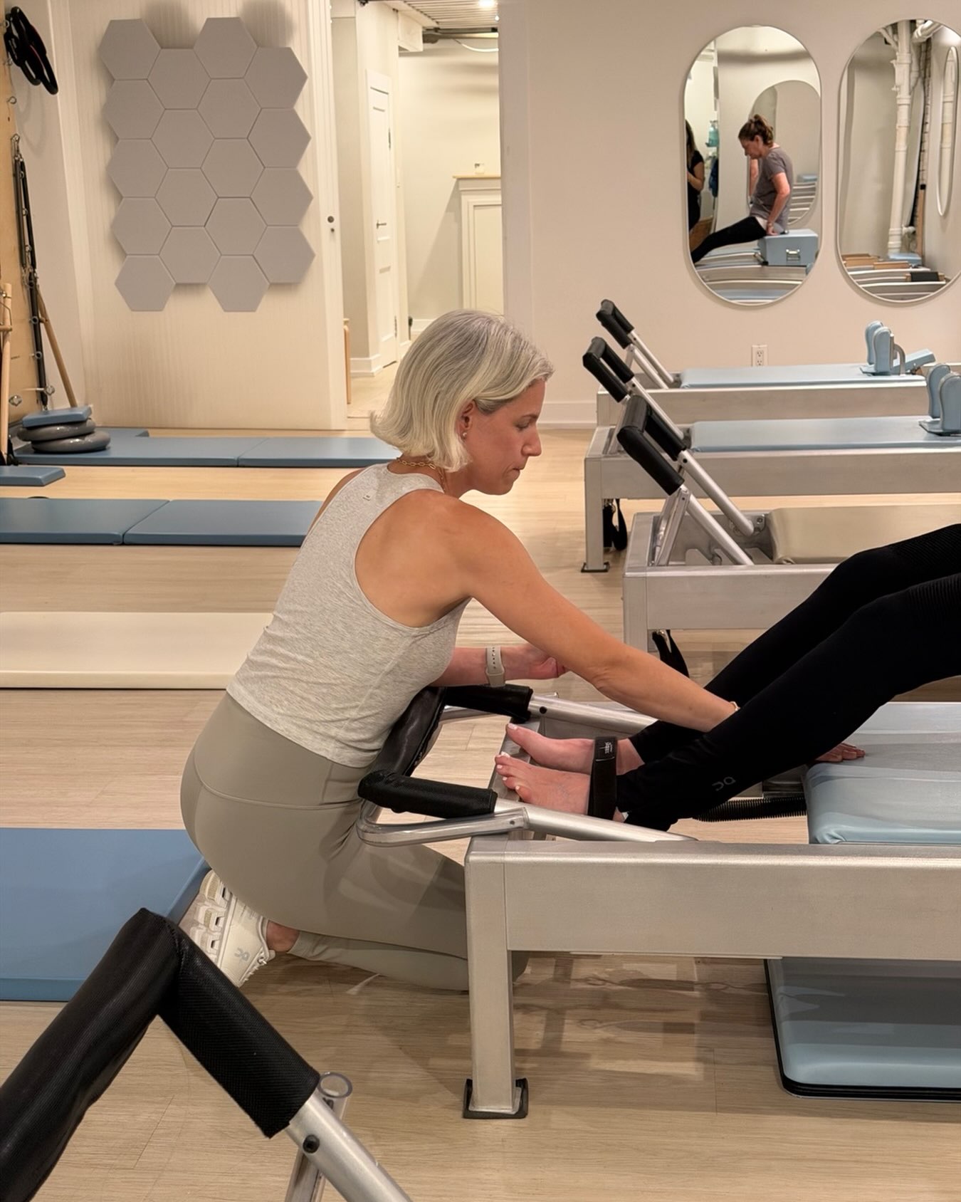 Action shot of @shirajane working with a new client!
Shira will be teaching privates and group classes starting in September. Shira is a morning person - she has volunteered to teach early mornings: Mon / Wed @ 7:00 AM and Thursdays at 10:30 AM.
Thereâs more new classes on the schedule:
Gina is teaching 9:30 AM on Mondays. Tanya is teaching Tuesdays @8:30 AM and 9:30 AM!!