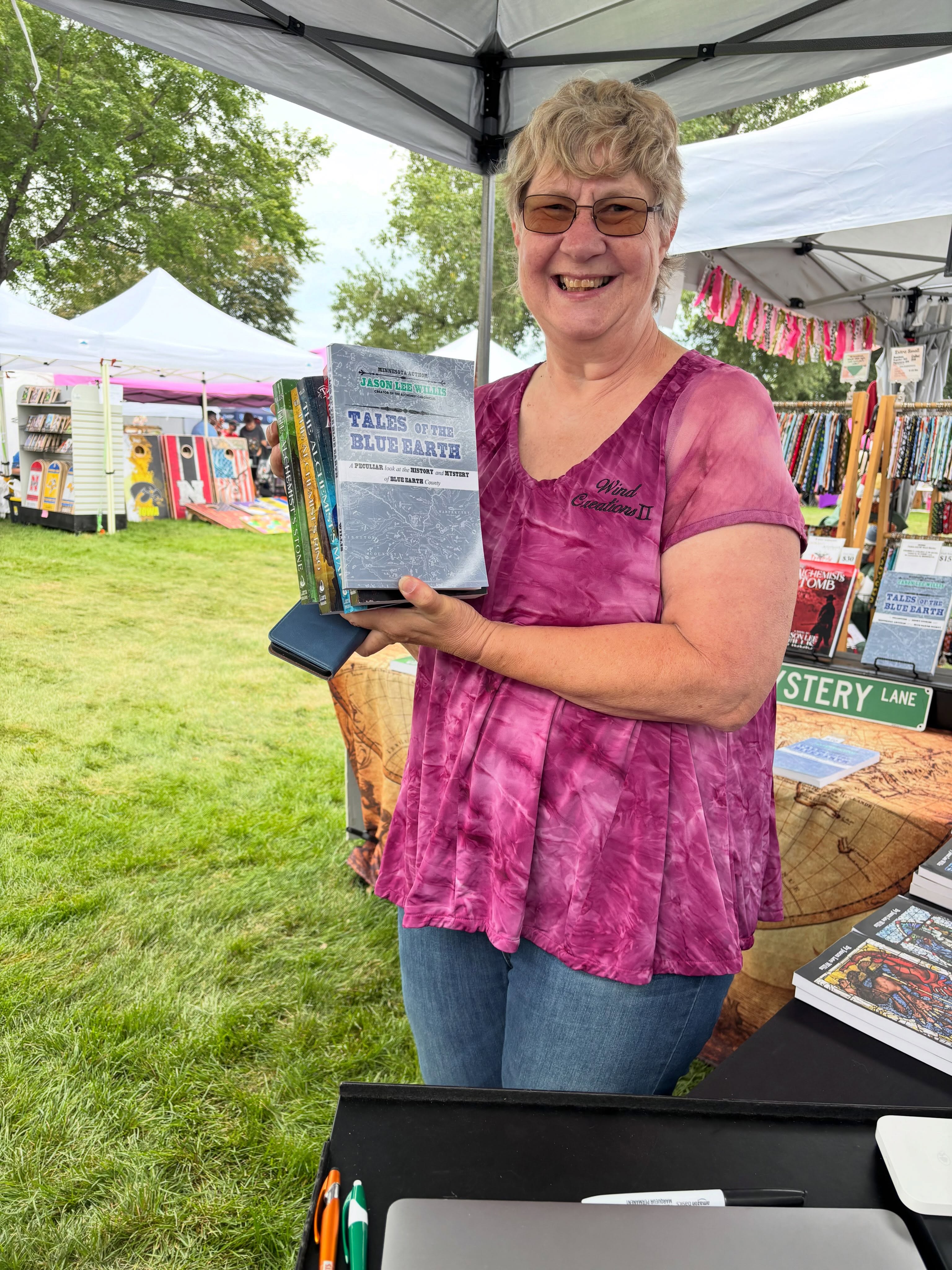 The waters are fertile and the fish are big. Great sales in Yankton. Day 3 is off to a good start: Nicolle is getting an Alchemist Chronicles bundle.