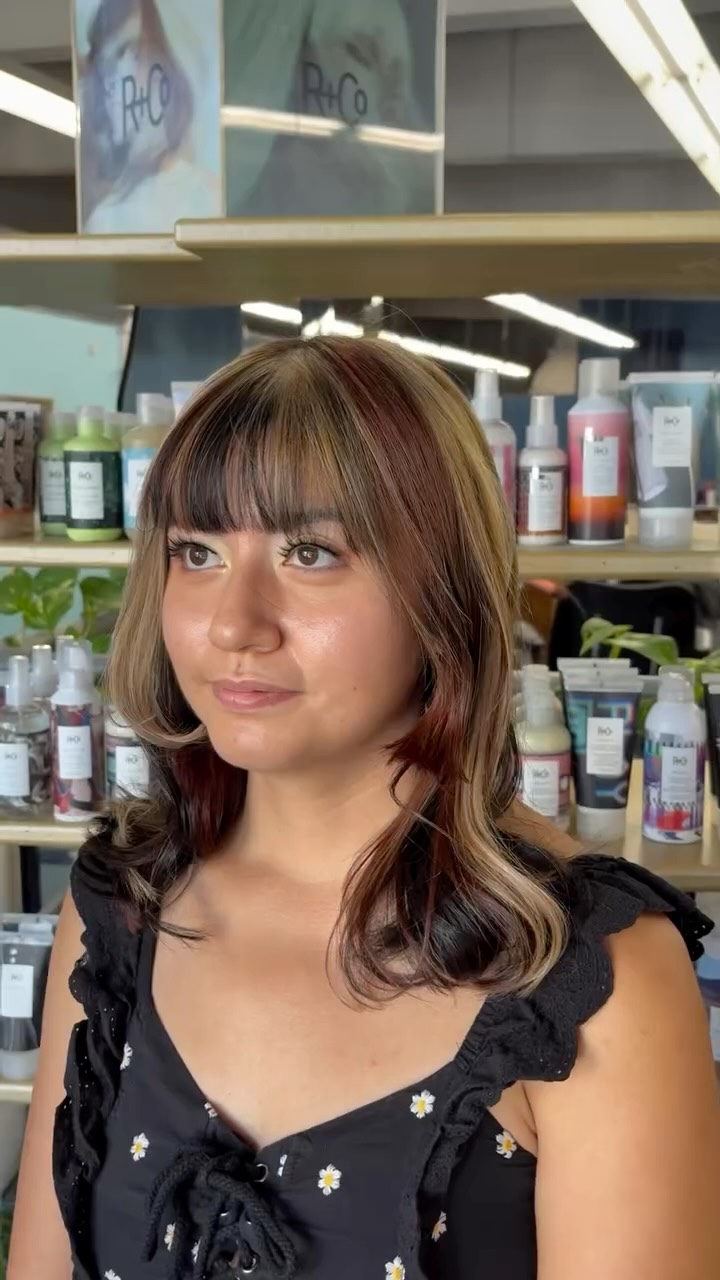 Calico cutie 🥰
#calicohair #coolhair #althair #safespace #bayareahairstylist