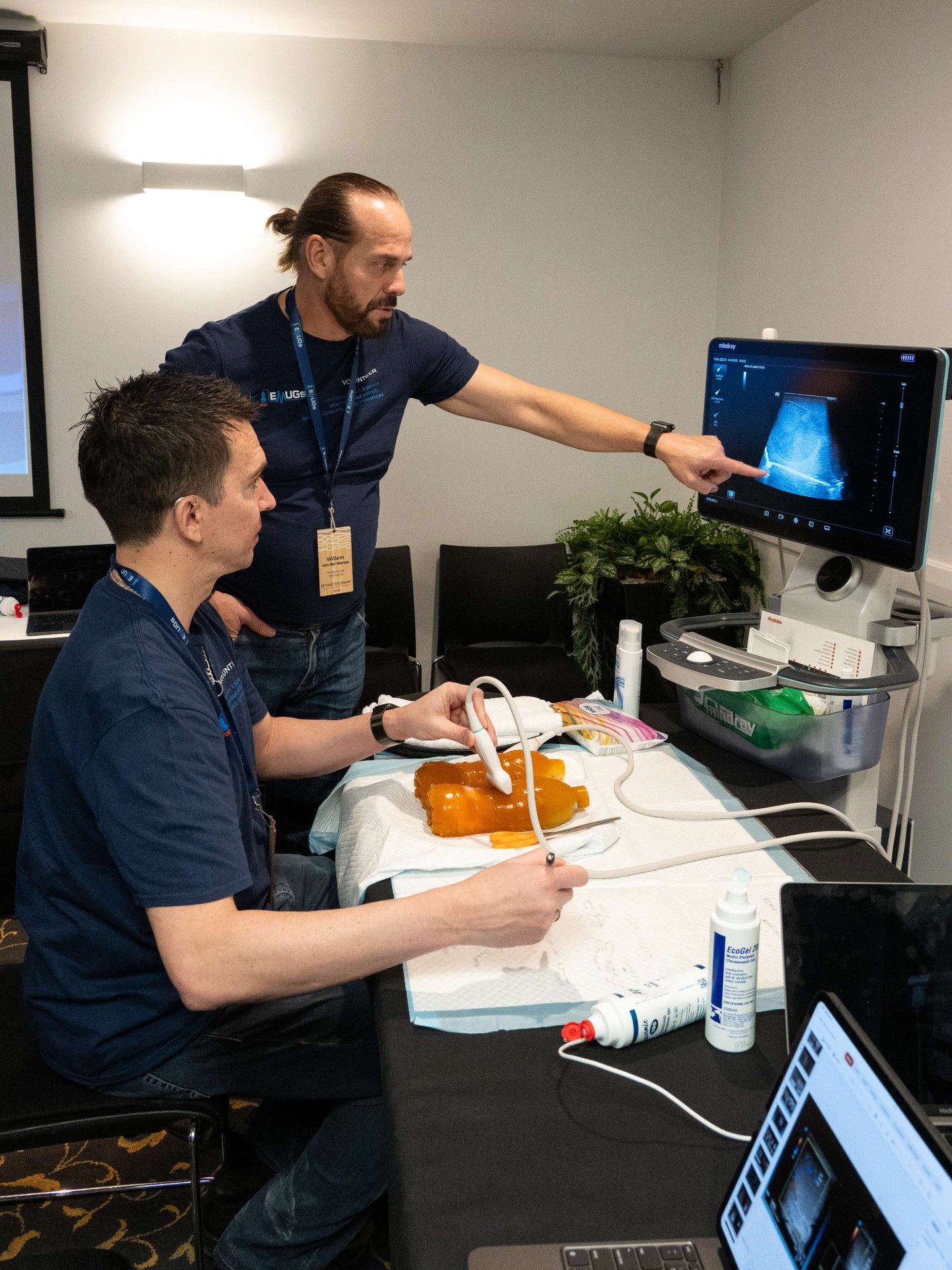 LEARN
The best way to learn POCUS is with the probe in your hand.
At SONIC, education doesn't stop at the lecture theatre. It's about hands-on workshops, expert guidance, and the chance to practise techniques in a supportive environment.
Because confidence at the bedside comes from doing.
Learn more about SONIC 2026, Future in Focus 💥
https://www.sonicconference.com/
