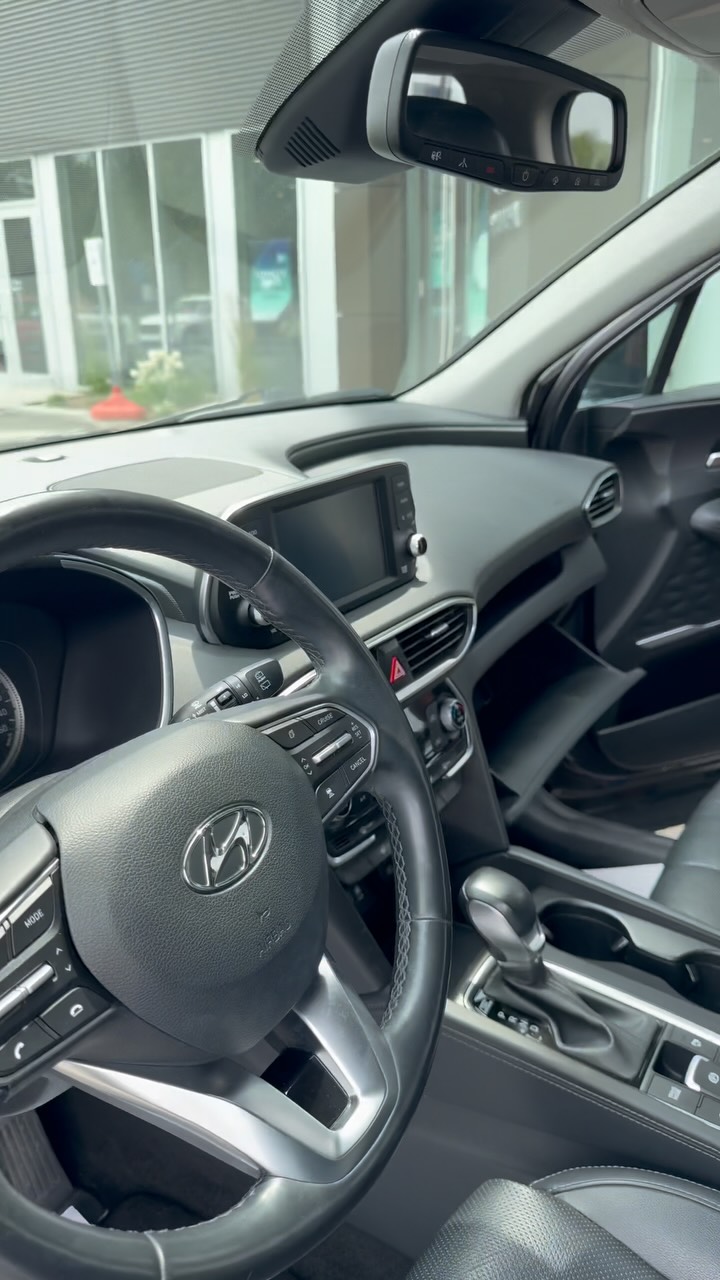 Acheter une voiture au Canada depuis le Sénégal, c’est possible.
Pour ce client basé au Sénégal, nous avons pris en charge l’achat de son Hyundai Santa Fe au Canada, directement depuis Montréal.
De la recherche du véhicule à sa récupération, puis à la préparation de son export vers le Sénégal, Mastou Export accompagne ses clients à distance dans leur projet automobile.
Notre objectif : vous permettre d’acheter votre véhicule au Canada avec un accompagnement local, même lorsque vous êtes à Dakar ou ailleurs au Sénégal.
- Montréal, Canada
- Destination : Sénégal
- Hyundai Santa Fe
- Achat & export de véhicules Canada → Sénégal
Vous êtes au Sénégal et vous recherchez une voiture au Canada ?
Contactez-nous pour discuter de votre projet.
Mastou Export
votre partenaire pour l’achat et l’export de véhicules du Canada vers le Sénégal.
#mastouexport #diasporaafricaine #exportafrique #sénégal #diasporabusiness
