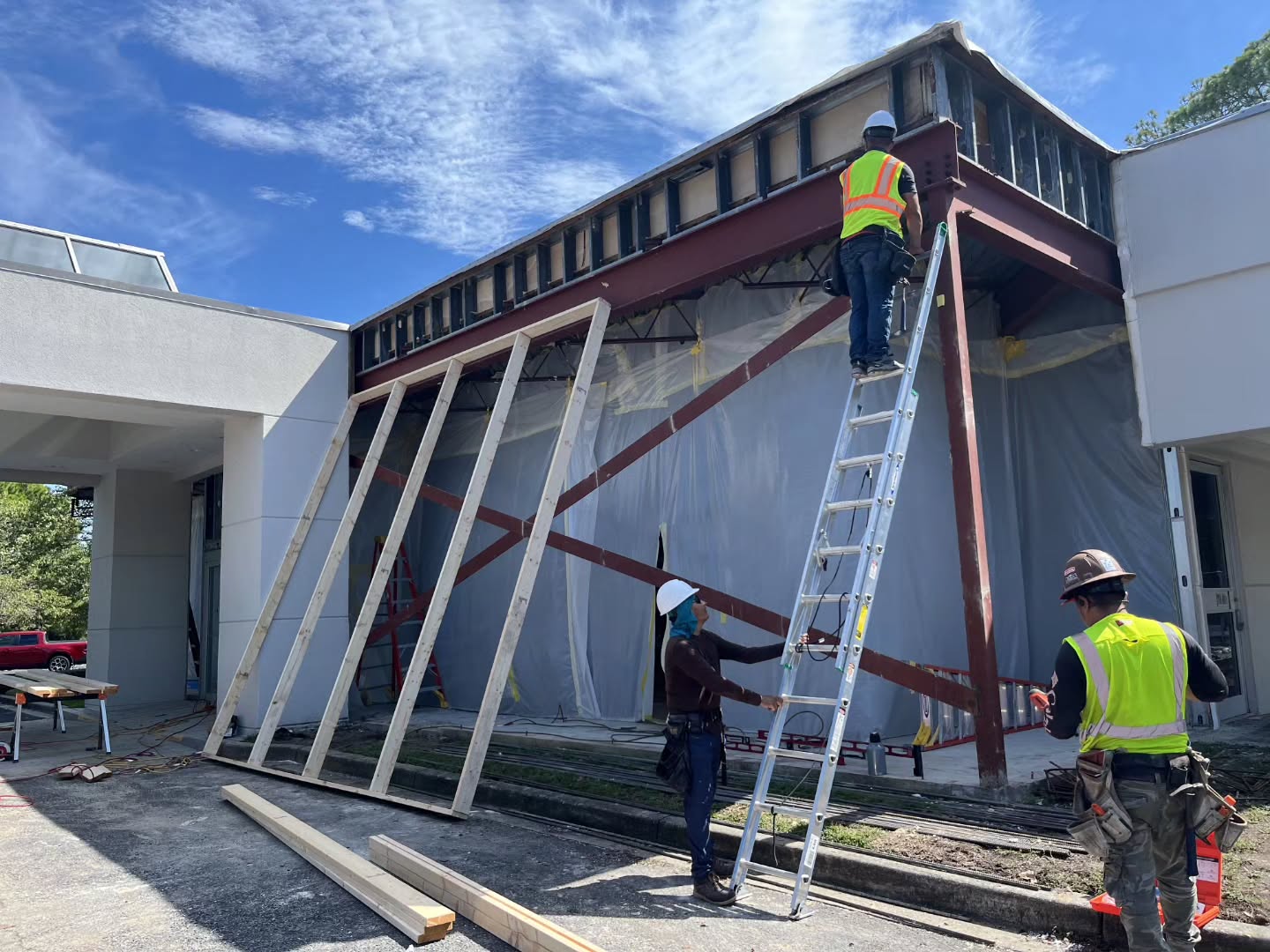 💪Another transformation underway in Myrtle Beach, SC! This project involves remodeling an existing building to better serve its patients. Our scope included complete interior selective demolition, exterior wall removal, and precision concrete cutting and removal to make way for new plumbing and the next phase of construction🏗
