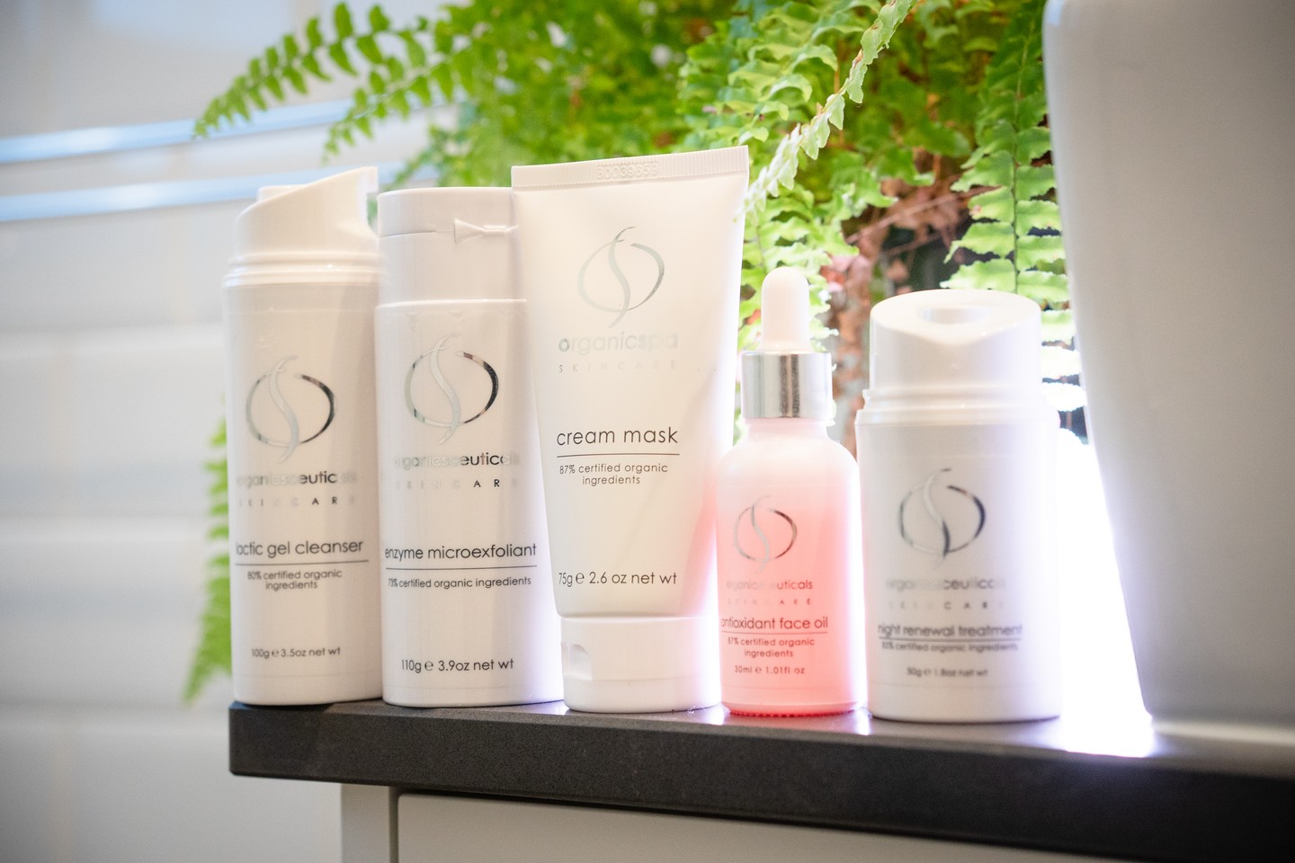 The order of your skincare matters more than you might think.
Your skin absorbs ingredients most effectively when it is clean and when products are layered correctly, from thinnest to thickest consistency. It sounds simple, but it makes a genuine difference to how well everything works.
Cleanse. Tone. Serum. Moisturise.
Think of each step as a foundation for the next. Skip one or apply them in the wrong order and you are essentially asking your products to work harder than they need to.
Over the coming weeks Sam will be walking through each step, what it does, why it matters and how to get the most out of it for your skin.
Stay tuned!!