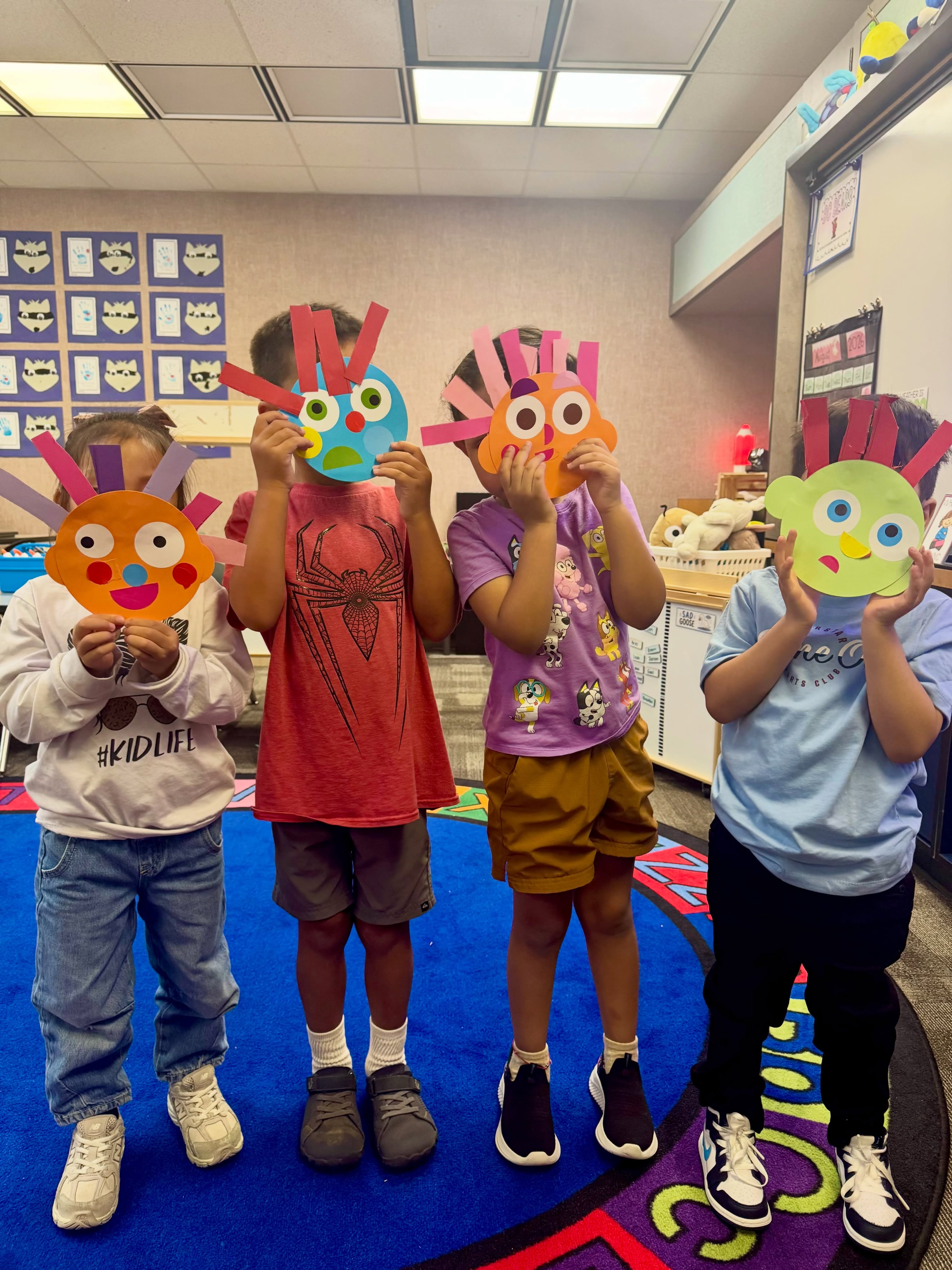 Back to school!! TK teacher, Mrs. Ray shared her classes first @moxieboxart art project of the year! Her students were proud to show off their creative work. Nice work TK students!!
#tkart #earlychildhoodeducation
