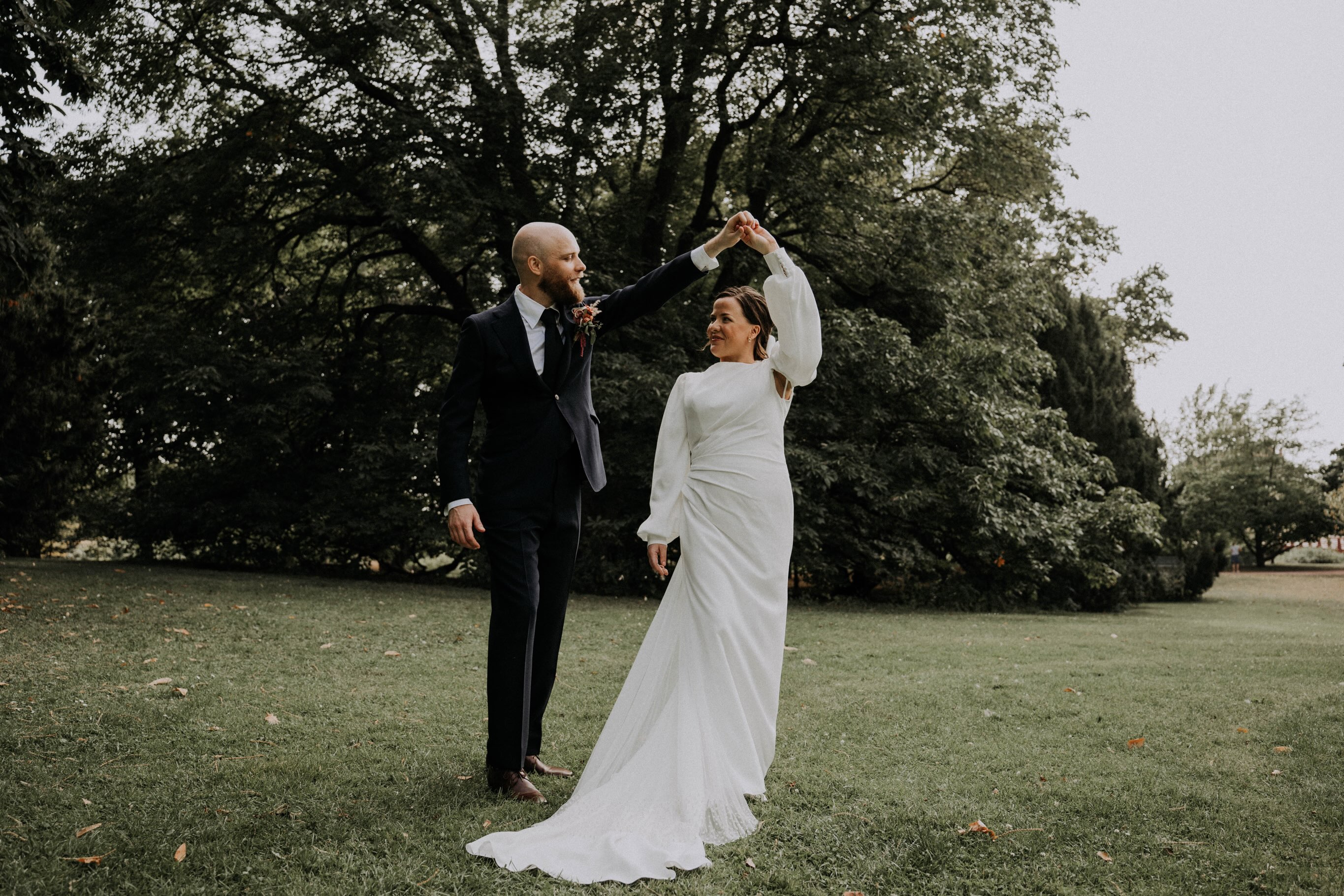 Being trusted to capture your beautiful day was truly an honour, Sara & Fredrik. Thank you for letting us be part of such a magical celebration. What an incredible day, and what unforgettable moments we created together. 🤍
#bröllopmalmö #bröllopsfotograf #bröllopstockholm #bröllopsvideograf #wedding