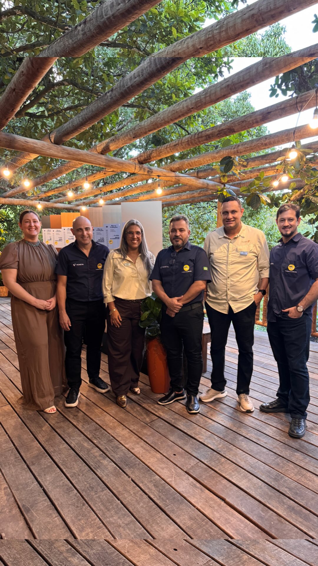 E se um novo material pudesse abrir novos caminhos para o seu projeto? ✨🌳
Foi com essa ideia que reunimos arquitetos em uma experiência especial com a Flora, para apresentar a coleção Instantes da Floresta e mergulhar nas possibilidades de cores, padrões, texturas e composições. Um super evento dedicado à descoberta de novas formas de especificar materiais.
Porque grandes projetos também nascem daquilo que ampliamos no nosso olhar. 👏
Conheça as novas possibilidades da Flora e leve mais repertório para suas próximas escolhas junto com a Madeiras do Brasil! 😅
#madeirasdobrasil