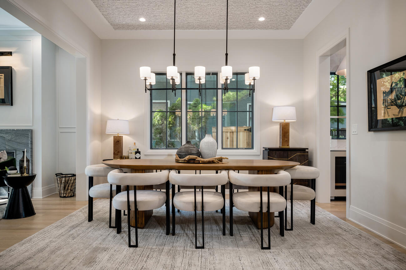 Elevated simplicity in every detail, where texture meets tone. This dining area embraces a neutral palette to create a calm, sophisticated retreat for hosting. #chicago #chicagorealestate #havenhomestager #chicagohomestaging #stagingworks #stagingsells #staging #homestaging