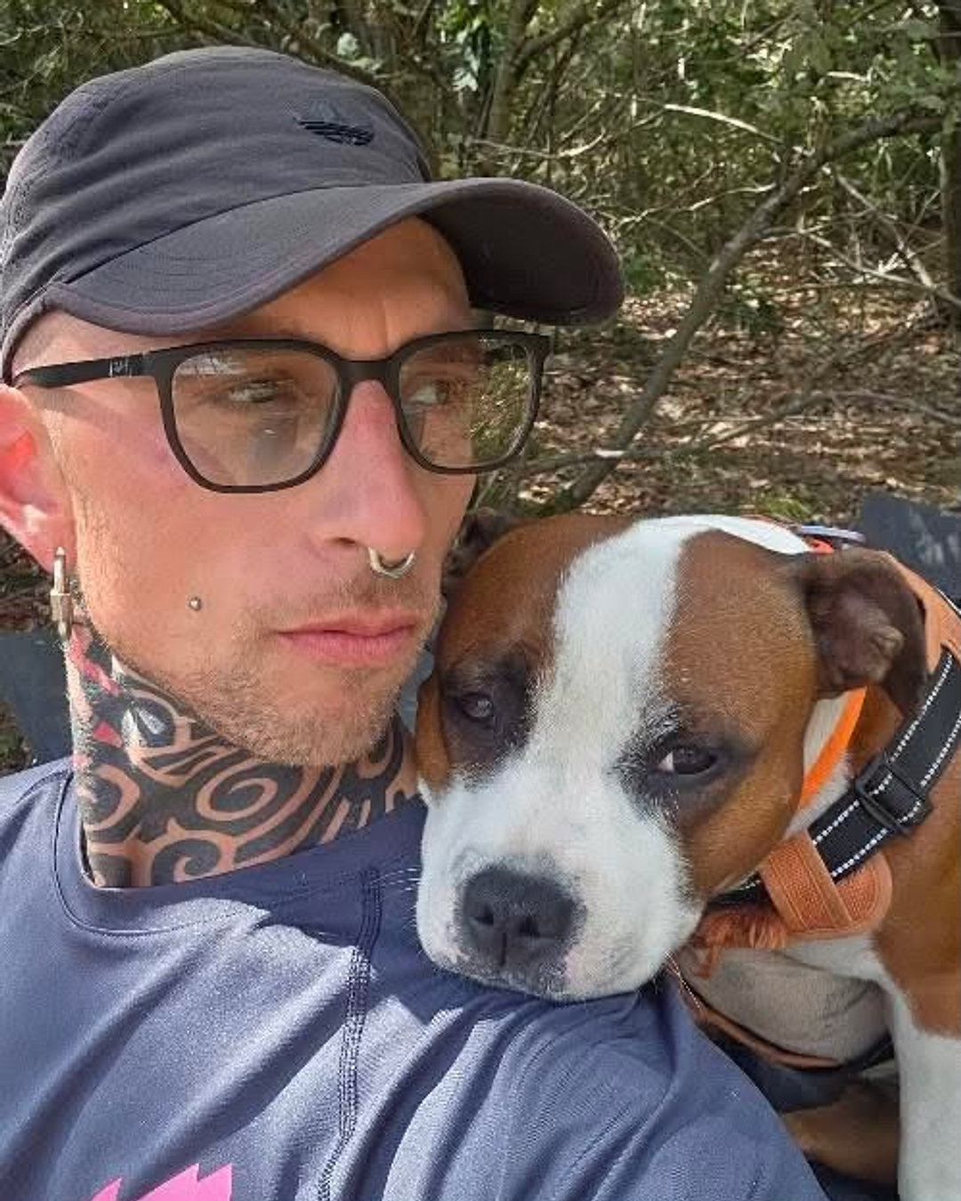 Maak kennis met Tommy 👋🥾
Tommy is 37, woont in Gent en leeft met jong parkinson. Waar een diagnose het leven op z’n kop zet, zoekt hij nu positieve betekenis via sociale projecten. Lees zijn verhaal en laat je inspireren. Link in Bio - blog
#parkili #jongparkinson #parkinson #sameninbeweging #trektocht #parkinsonawareness @tommy.mox