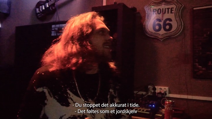Noen utdrag fra dokumentaren om Pilgrim Opplevelsen 1 «En Helt Ny Begynnelse» 🎞️ se den på YouTube nå!
Pilgrim Opplevelsen 3 er på John Dee 26. september!🎶
Dokumentaren fanger hele den innledende uke til hvordan det var å sette opp den aller første Pilgrim Opplevelsen på Cosmopolite Scene i 2024.
Laget av @hasanbadawi03 og @markusjaegerr
Produsert av @torstein_oppedal og @cultkaos
Pilgrim Vandrer Videre…
#pilgrim #simonmoholt #dokumentar #norskmusikk #cultkaos