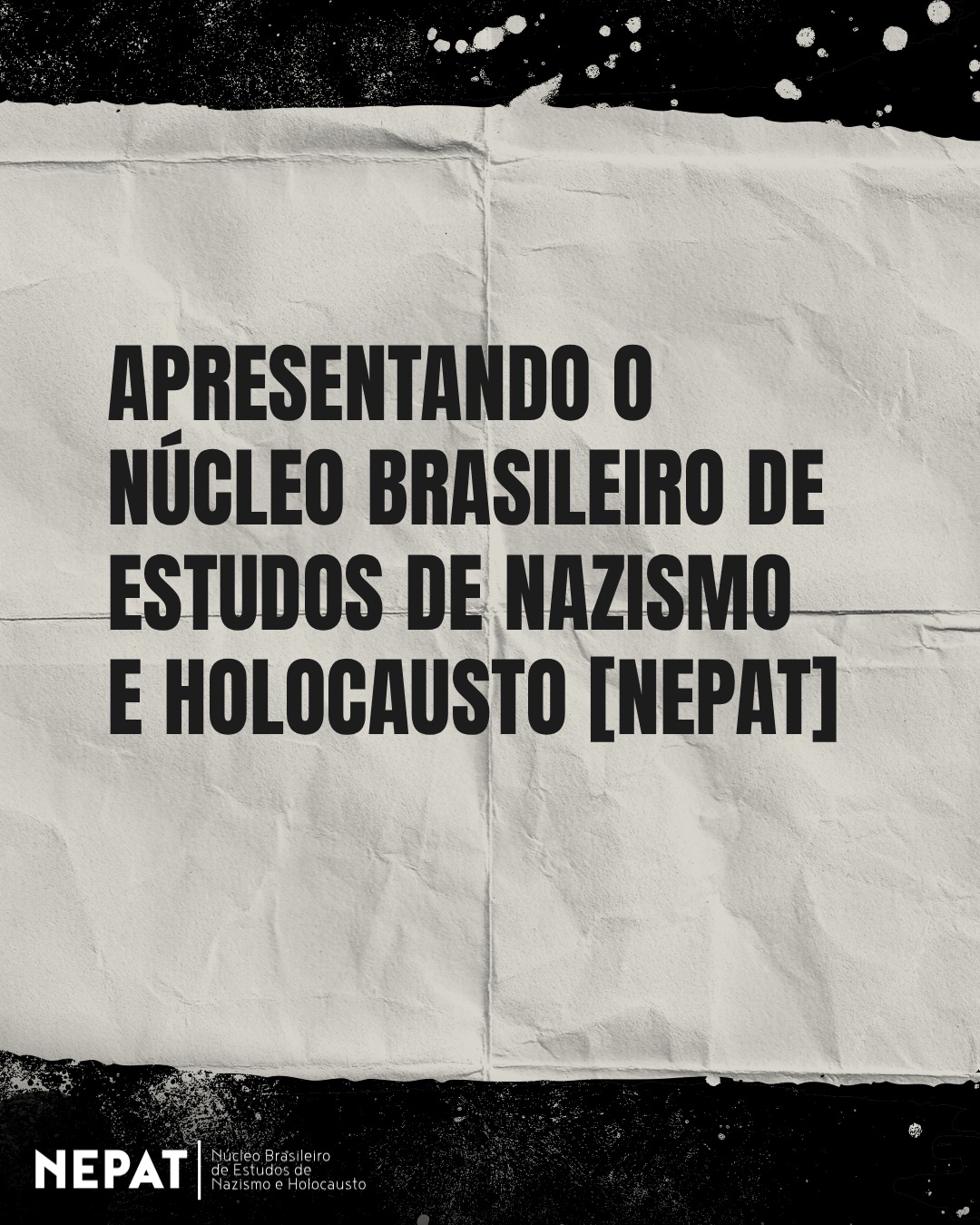 O NEPAT é movido por uma ideia: conhecimento é resistência. 🖤📚
Fundado em 2019, somos um núcleo independente liderado por três historiadoras dedicadas aos estudos de Nazismo e Holocausto. Nosso objetivo é levar a pesquisa acadêmica para além da universidade, ocupando as redes com conteúdo rigoroso e acessível.
Neste vídeo, apresentamos nossas frentes de atuação:
🔹 Produção acadêmica nacional e internacional.
🔹 Divulgação científica e História Pública.
🔹 Nosso podcast, o Desnazificando.
✨ Saiba mais no nosso site: nepat.com.br